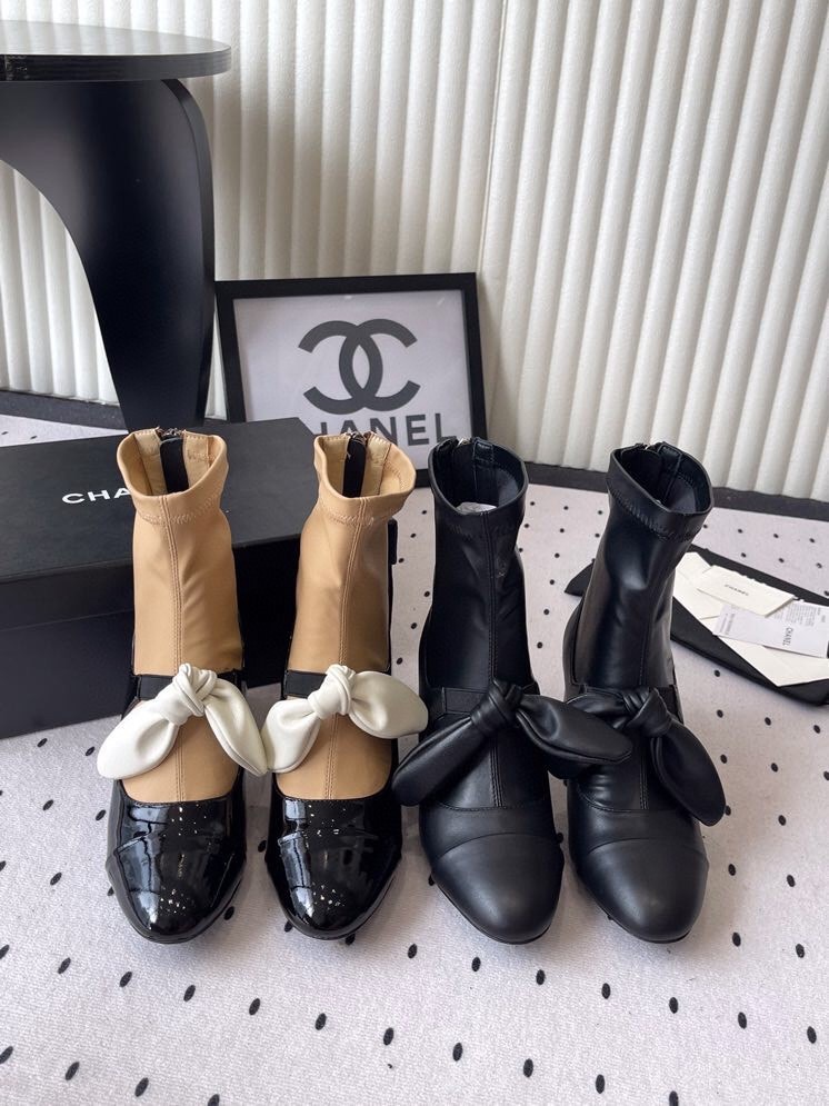 샤넬 25 신상 통굽 리본 앵클부츠