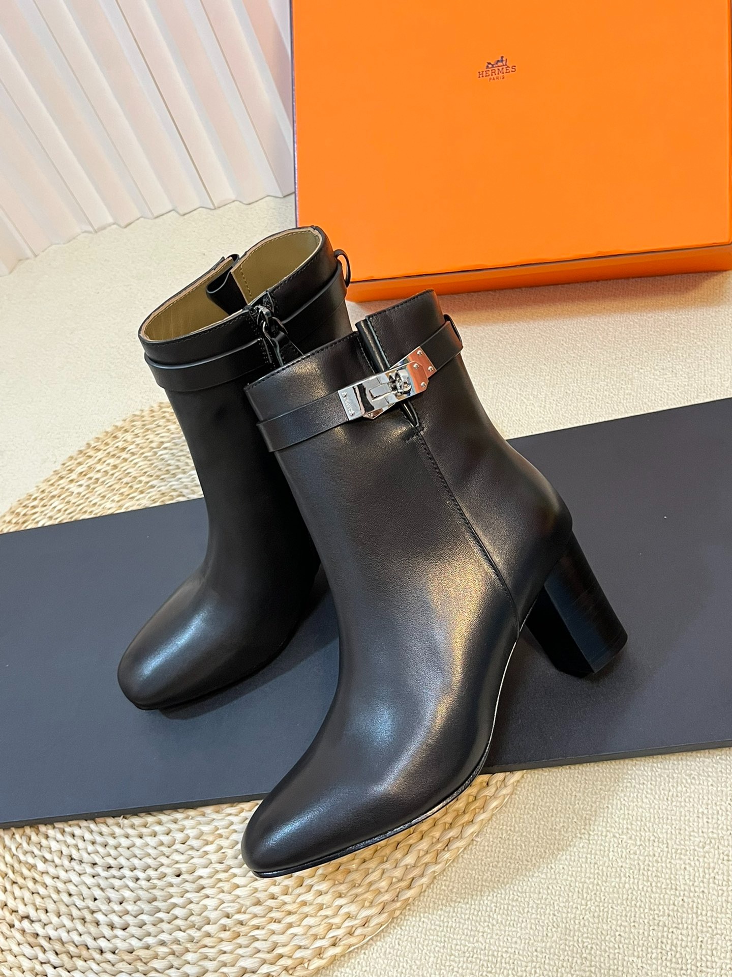 에르메스 신상 앵클부츠