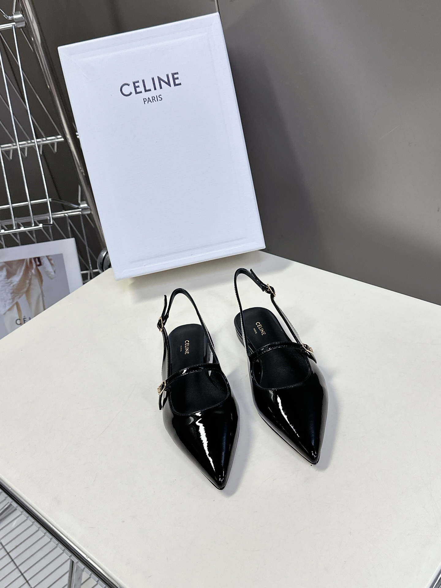 셀린느 여름 신상 백플랫 슈즈