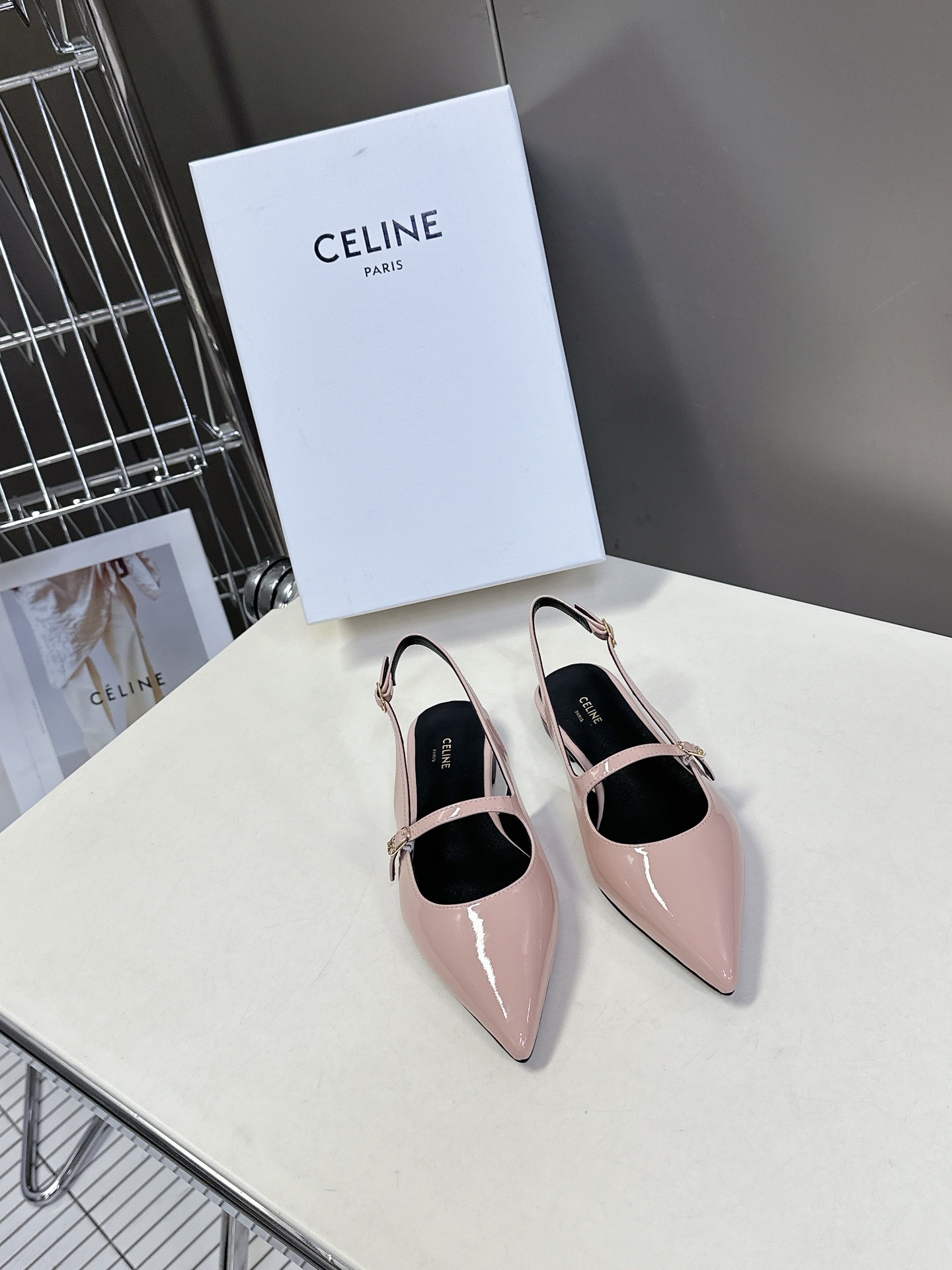 셀린느 여름 신상 백플랫 슈즈