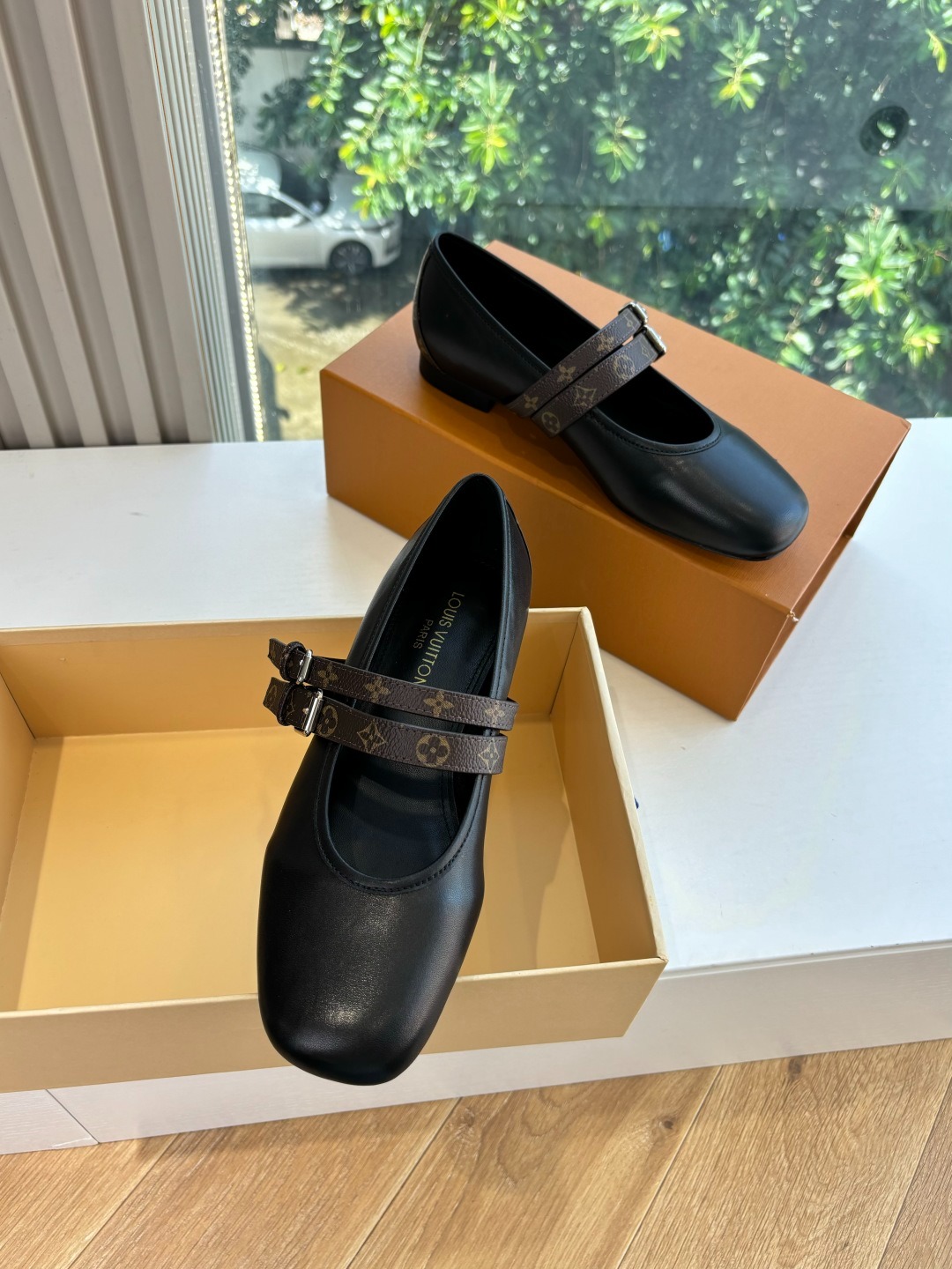 루이비통 무라카미 타카시 콜라보 체리 샌들