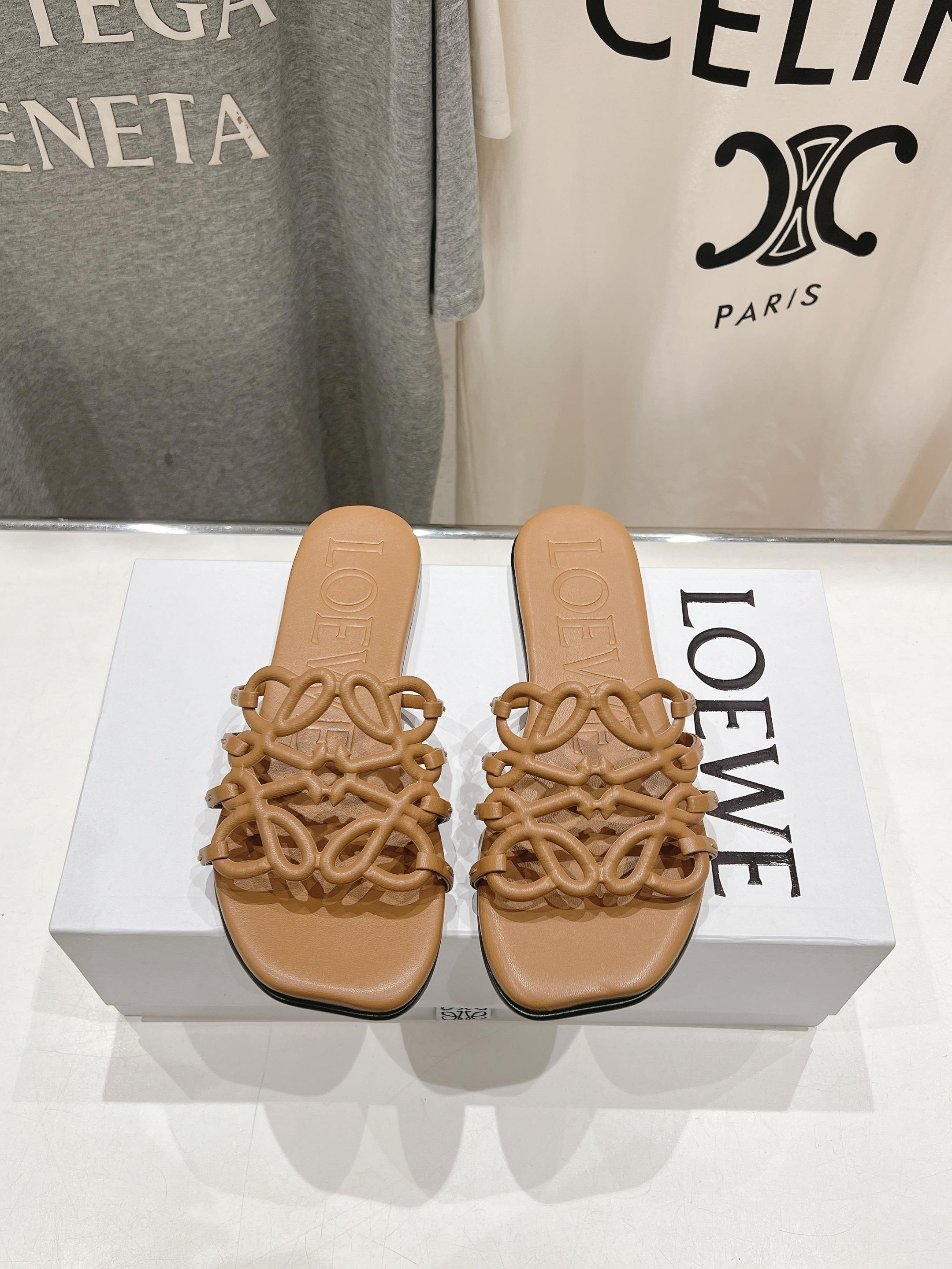 로에베 25/ss 신상 빈티지 플랫 비치 슬리퍼