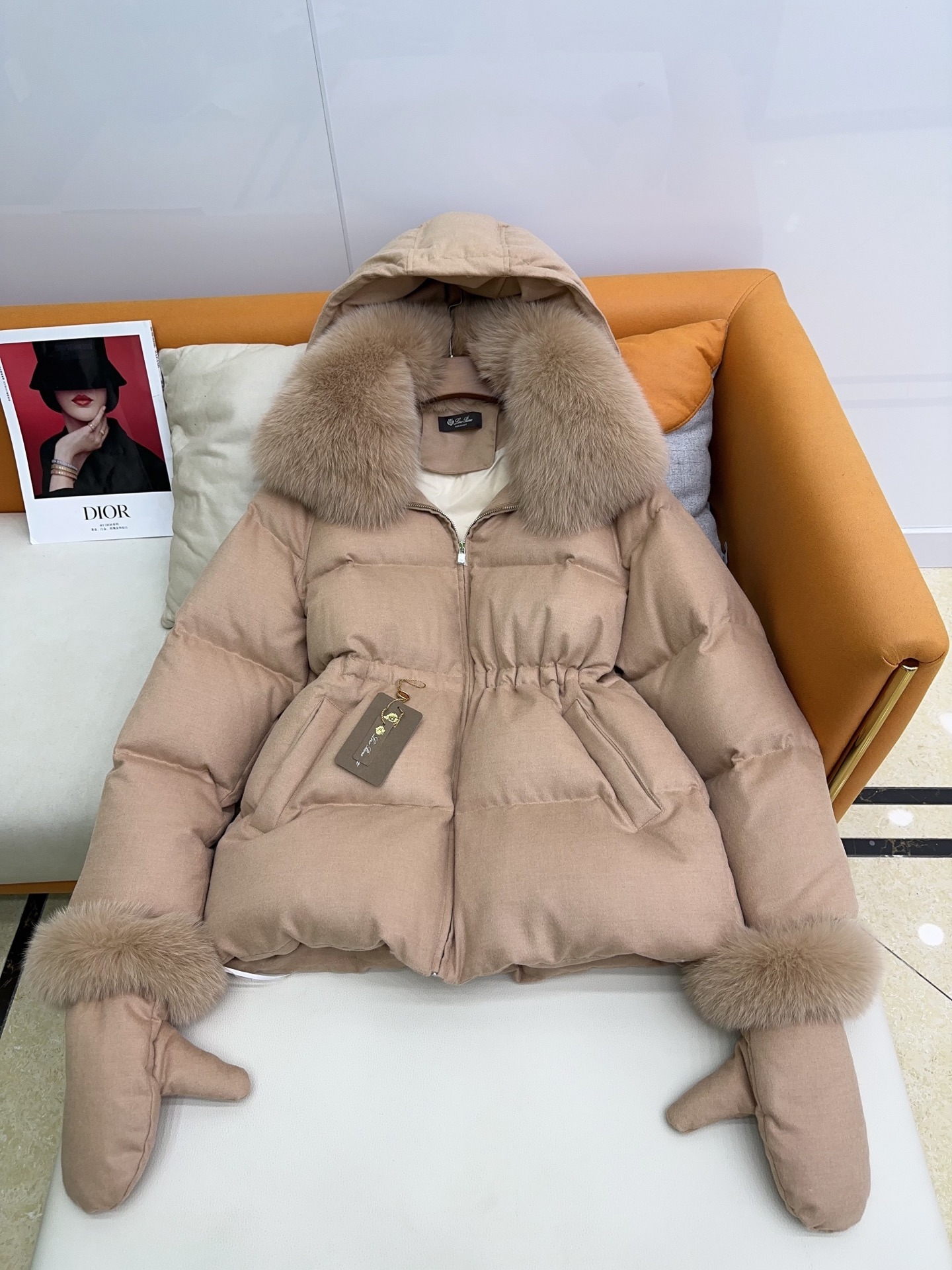 로로피아나 신상 구스 다운