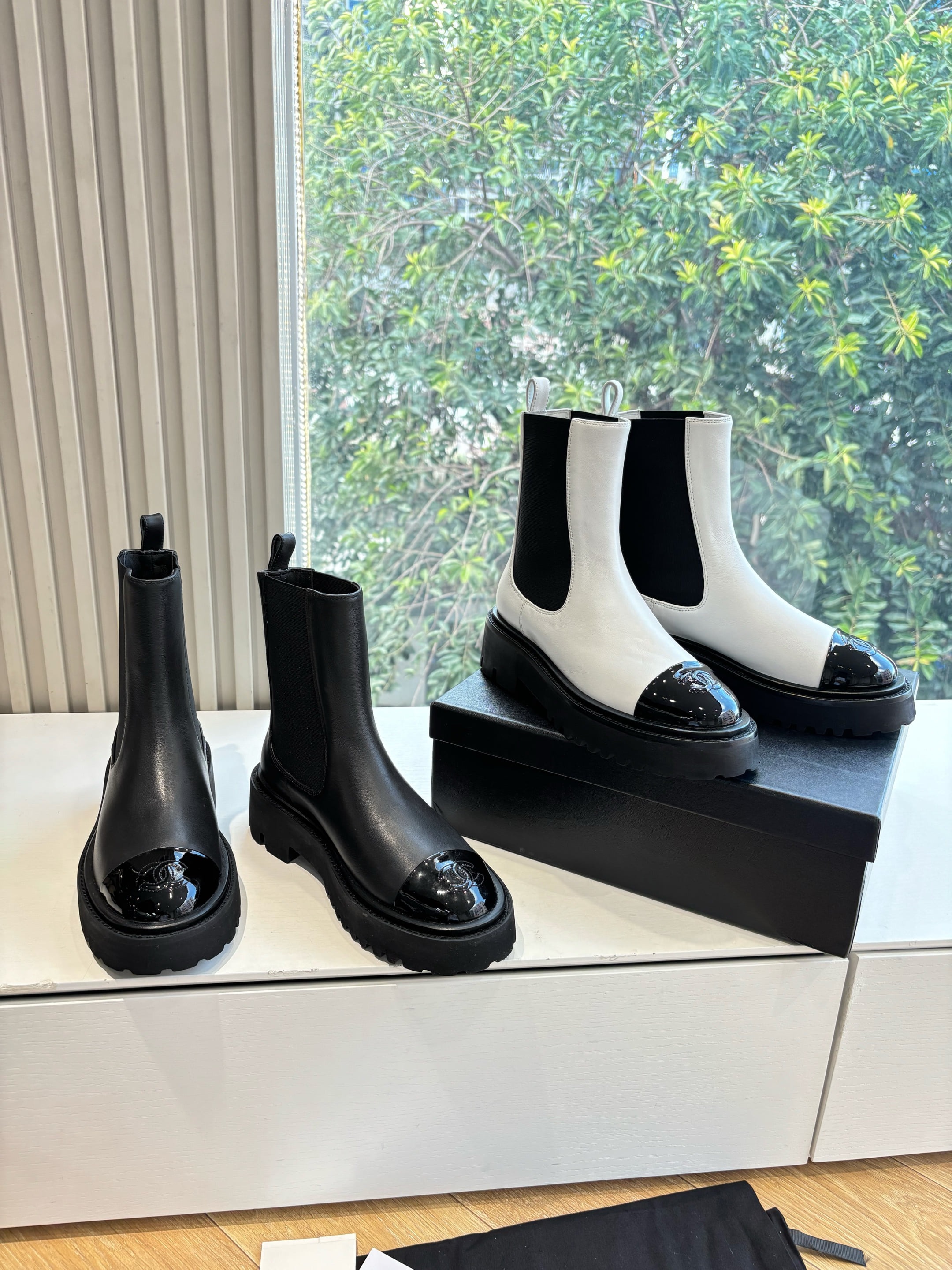 샤넬 신상 첼시 앵클 부츠