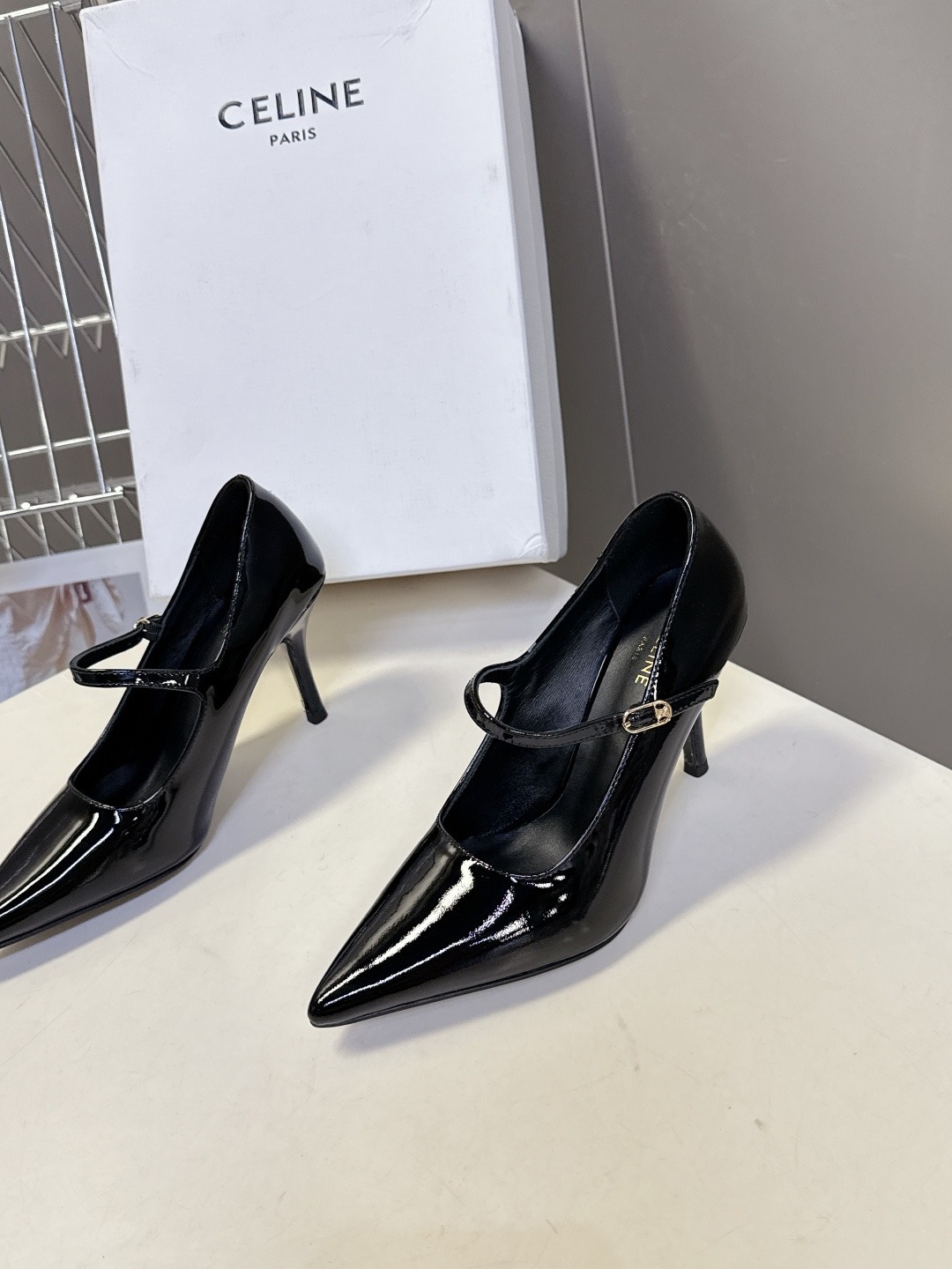 셀린느 신상 오픈토 힐