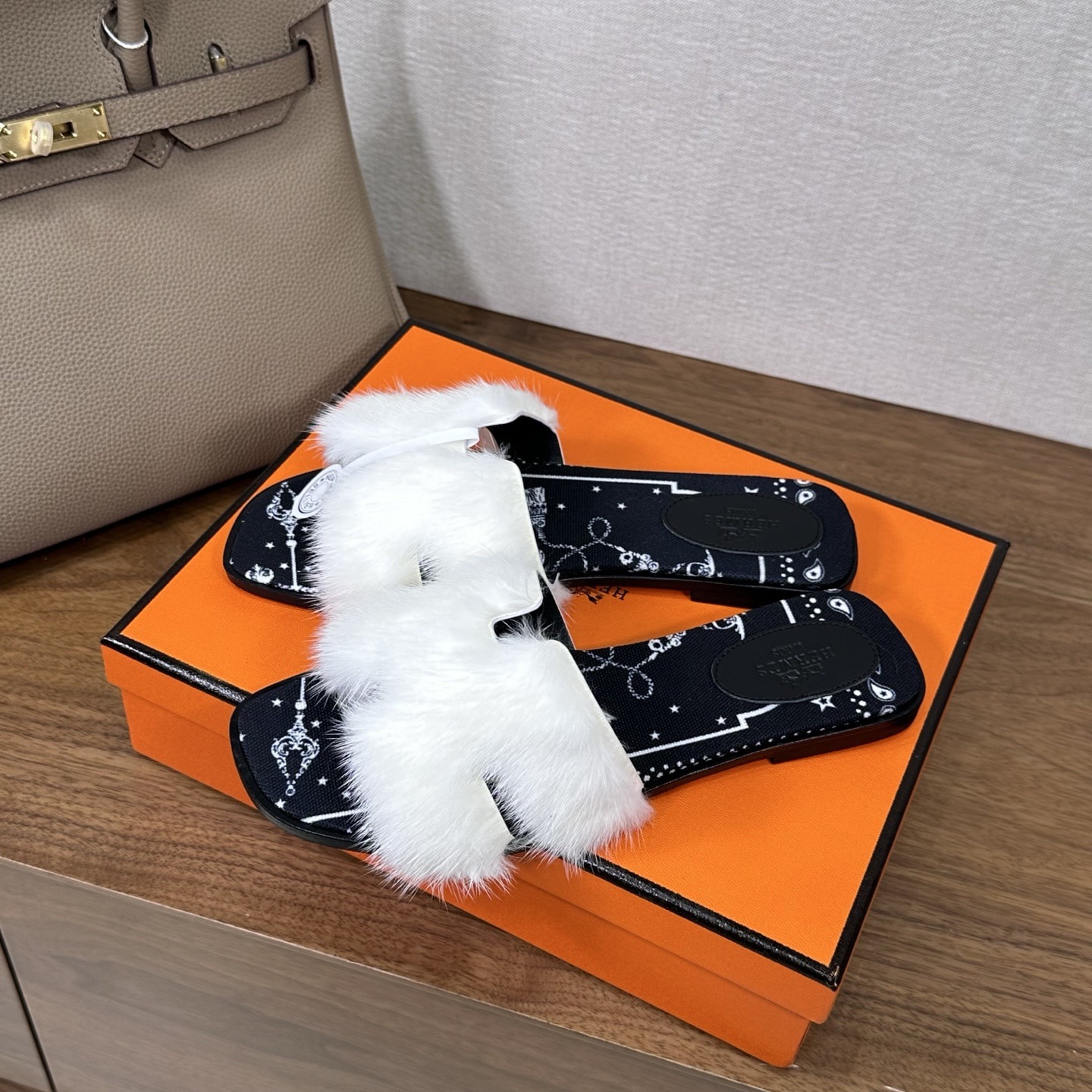 에르메스 오란 밍크털 슬리퍼