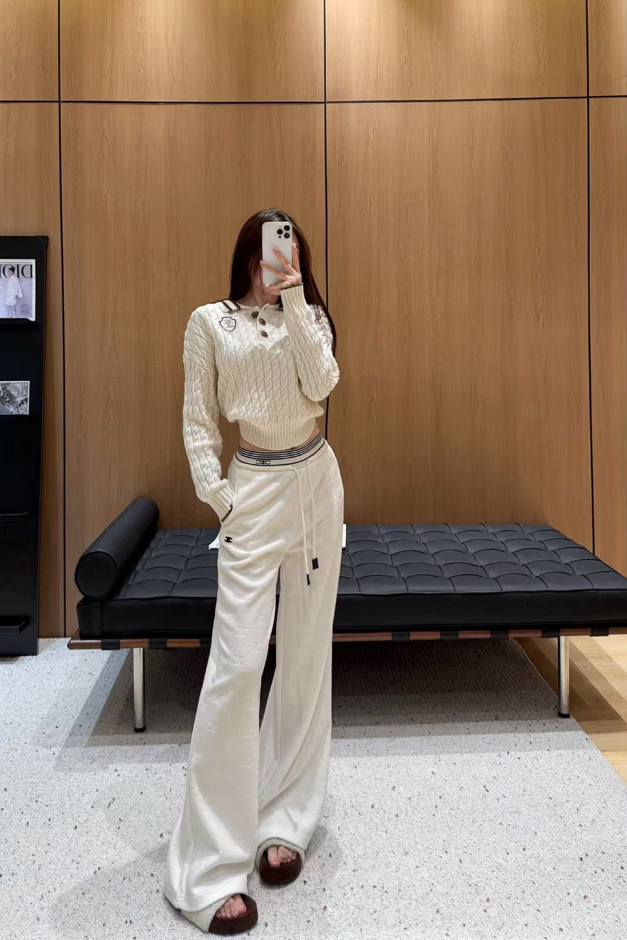 셀린느 25년 신상 밴딩 캐주얼 팬츠