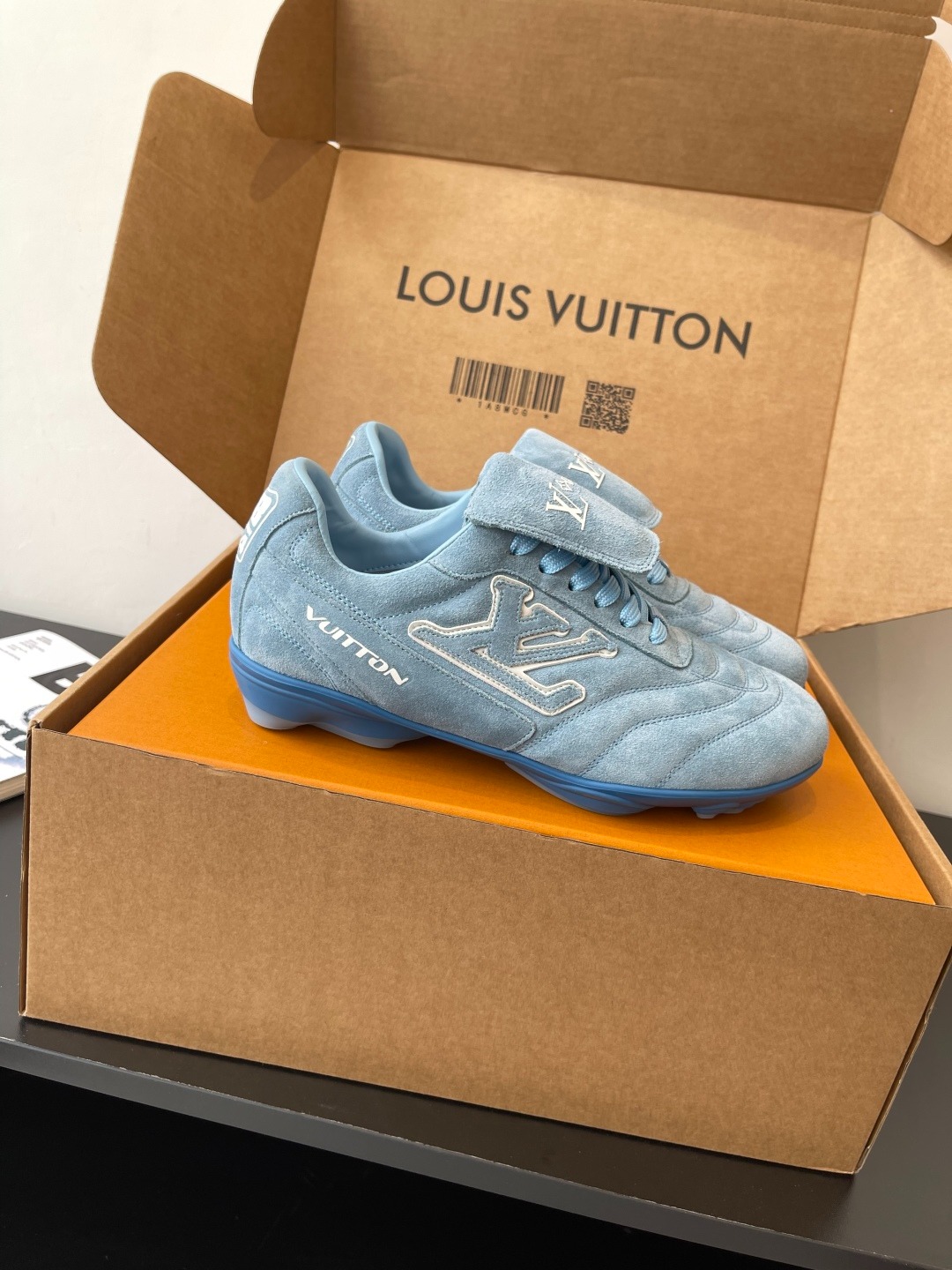 루이비통 풋 프린트 소서 축구화