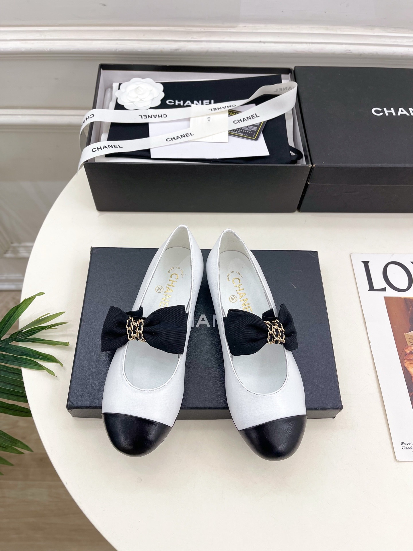 샤넬 25 신상 클래식 리본 메리제인 플랫 슈즈