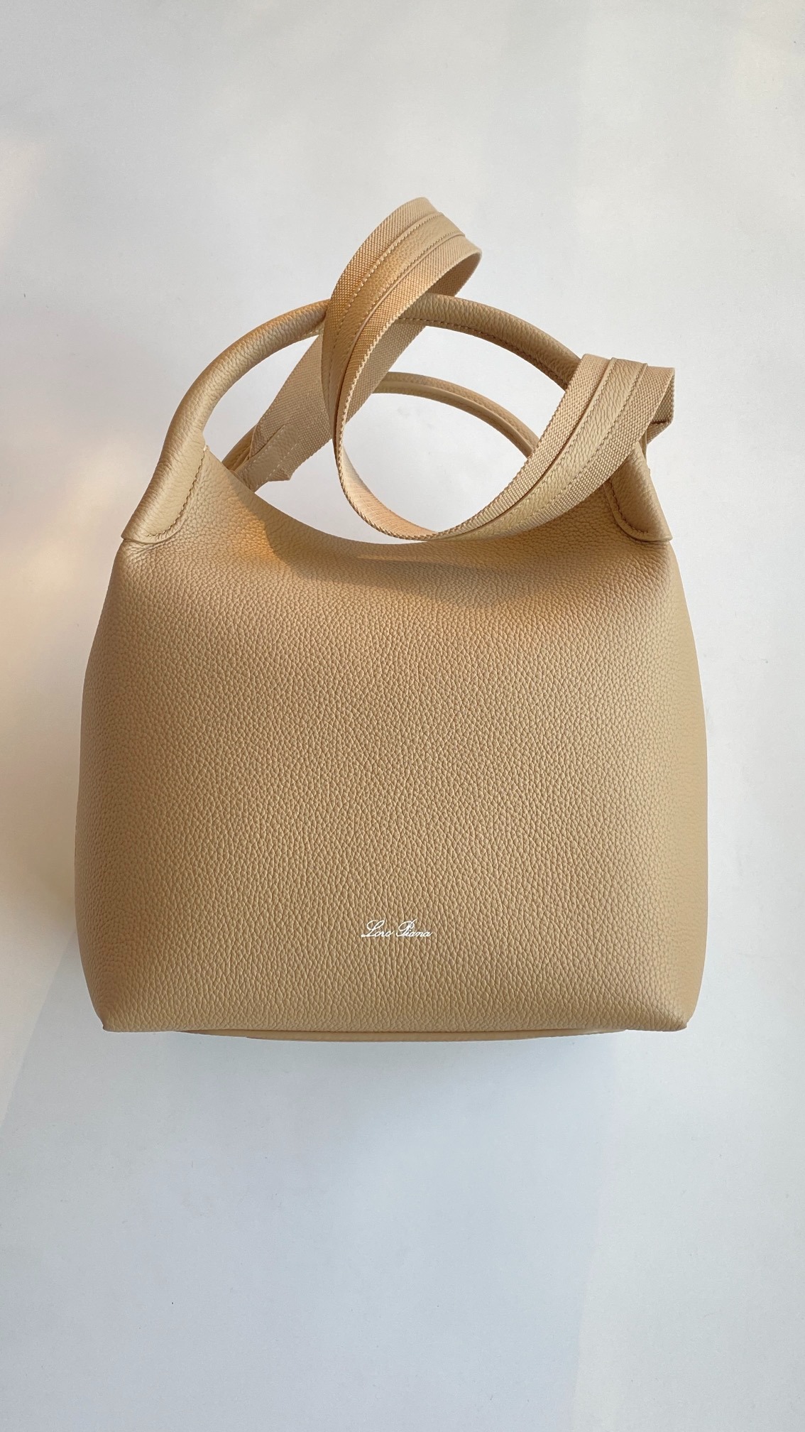 로로피아나 베일 라지백