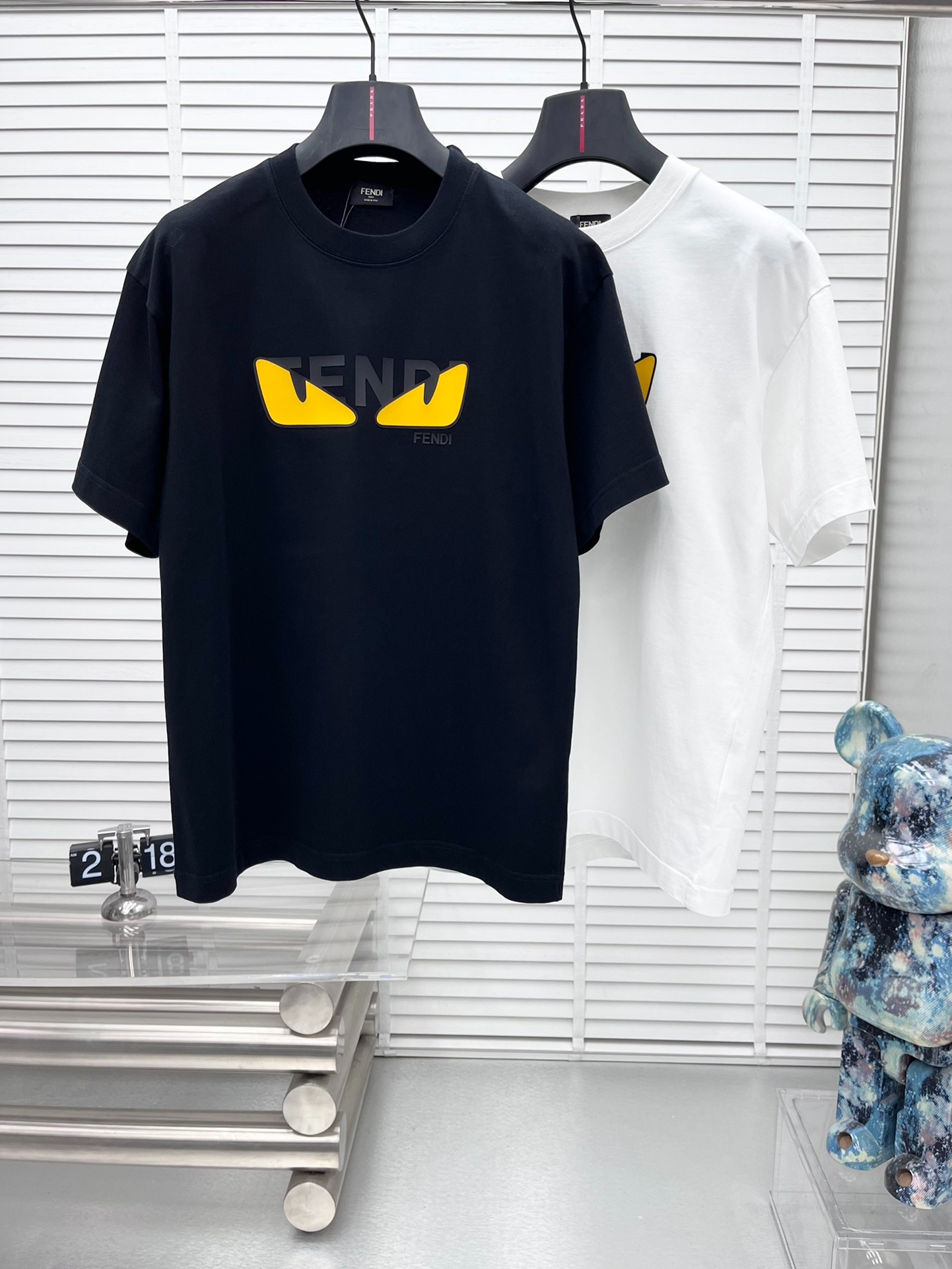 펜디 25ss 신상 아트레터링 티셔츠