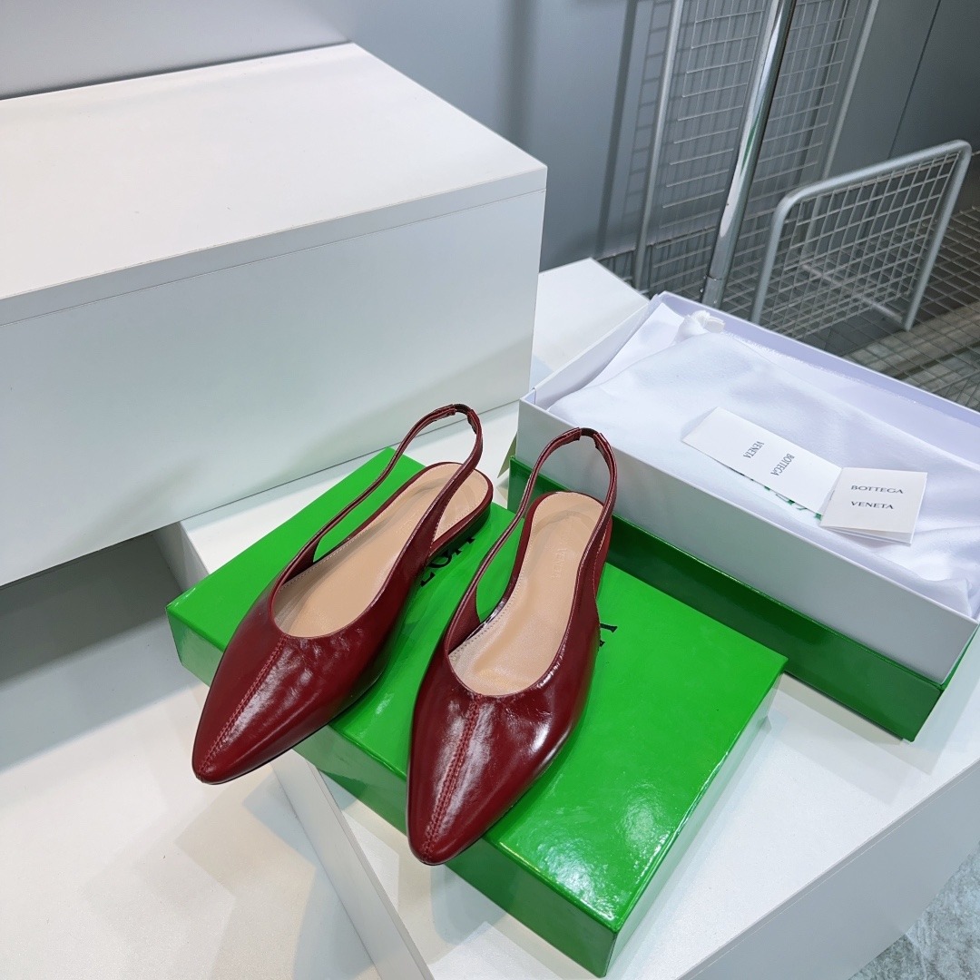 보테가베네타 25 봄여름 신상빈티지 플랫 샌들