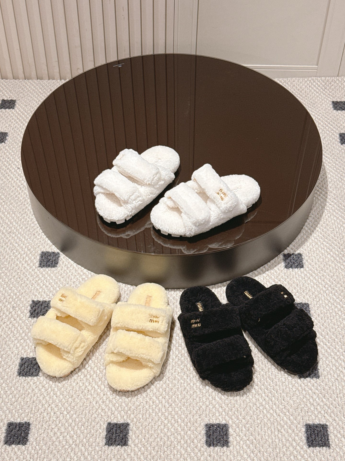 미우미우 양털 슬리퍼