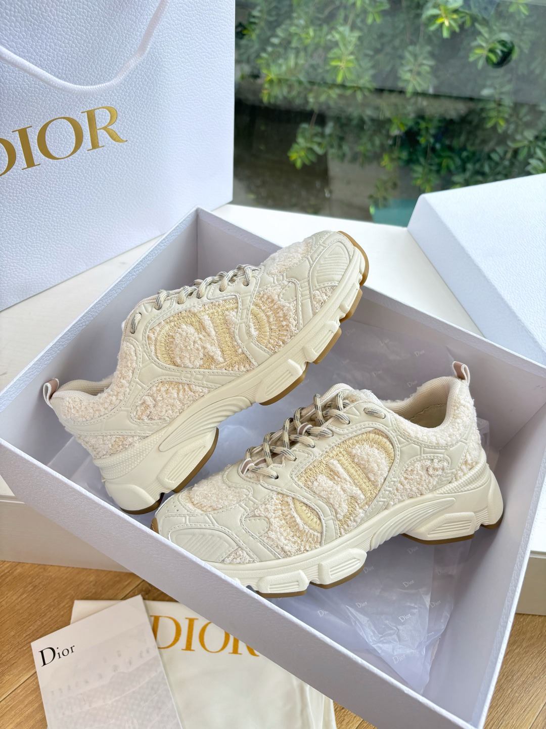 디올 25 신상 스니커즈