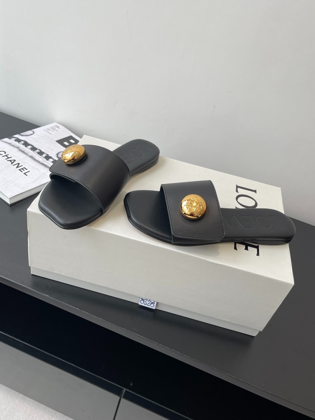 로에베 25ss 신상품 빈티지 플랫 비치 슬리퍼