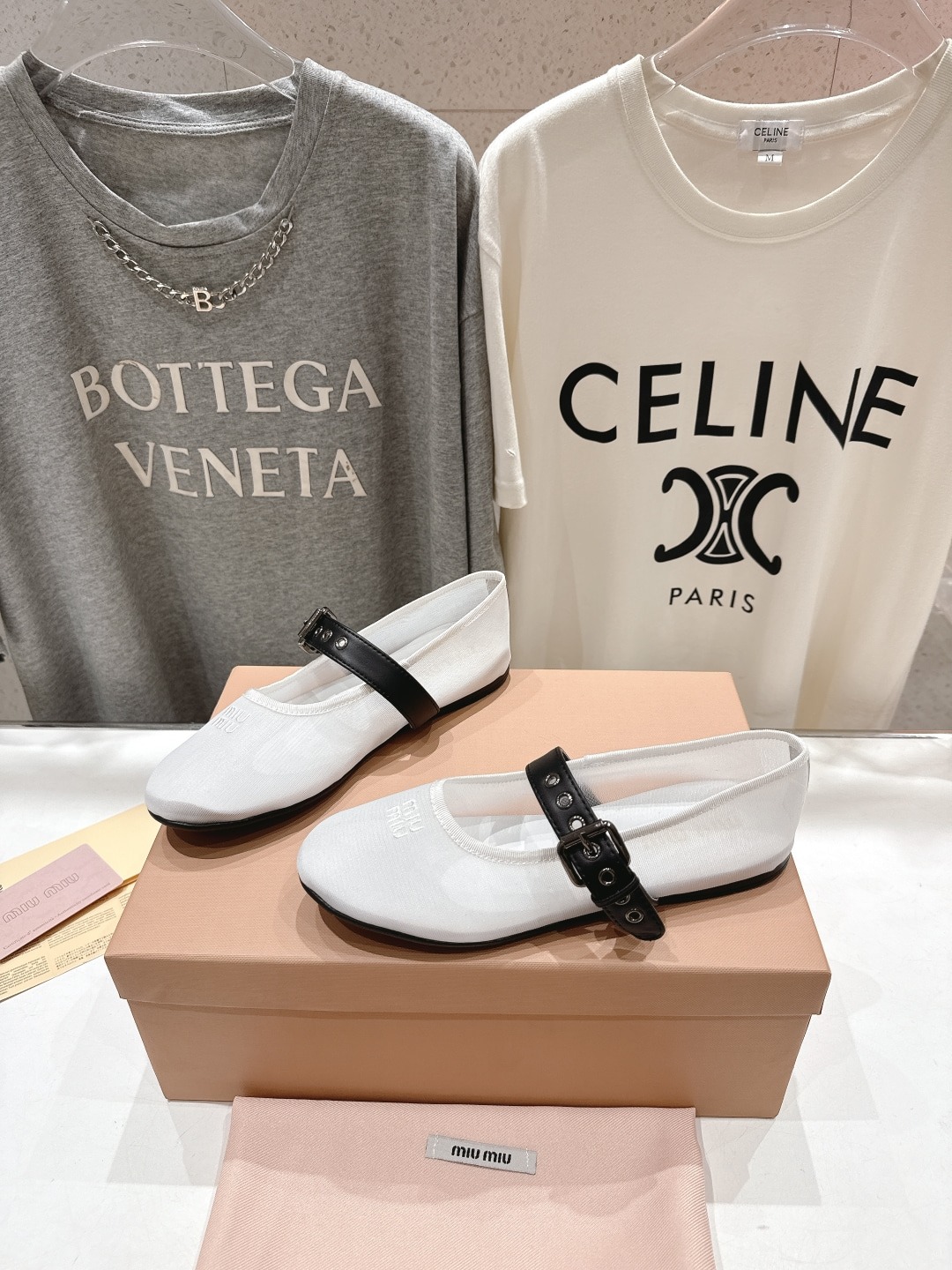 미우미우 25ss 신상 슬립온 아쿠아슈즈