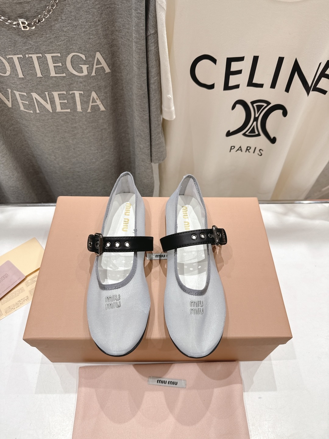 미우미우 25ss 신상 슬립온 아쿠아슈즈