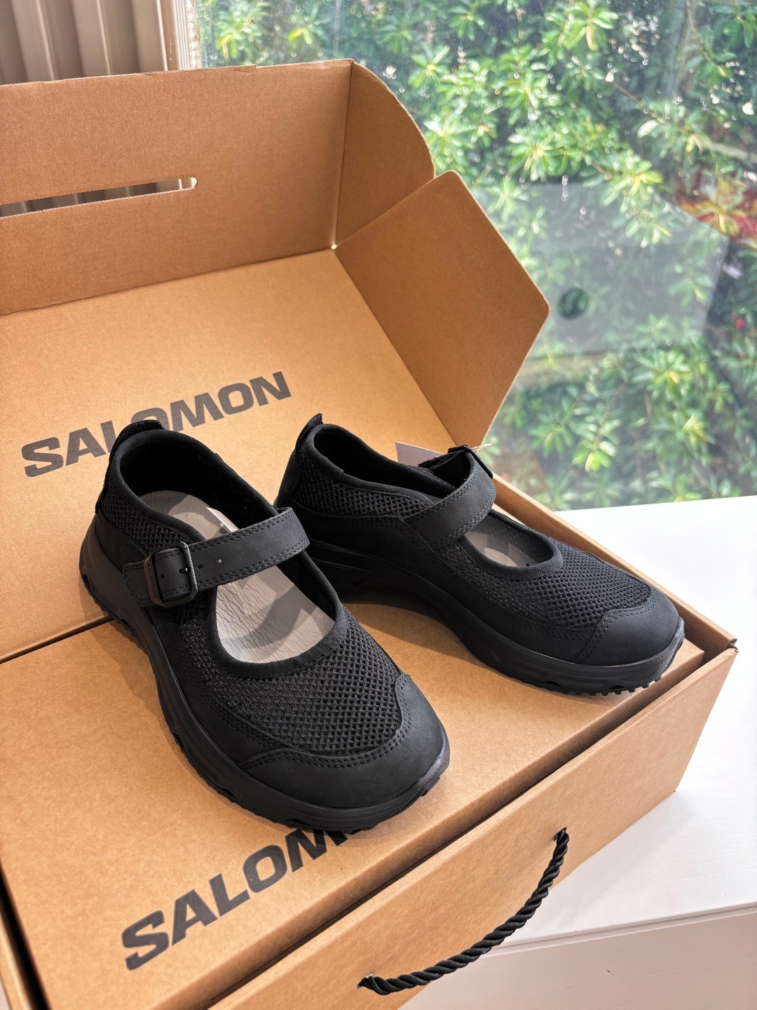 살몬몬 마리진 스니커즈