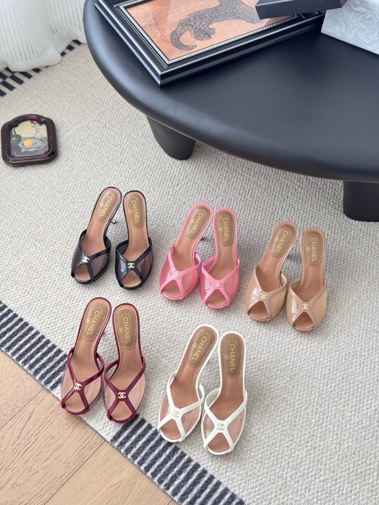 샤넬 24S 자수 망사 슬리퍼