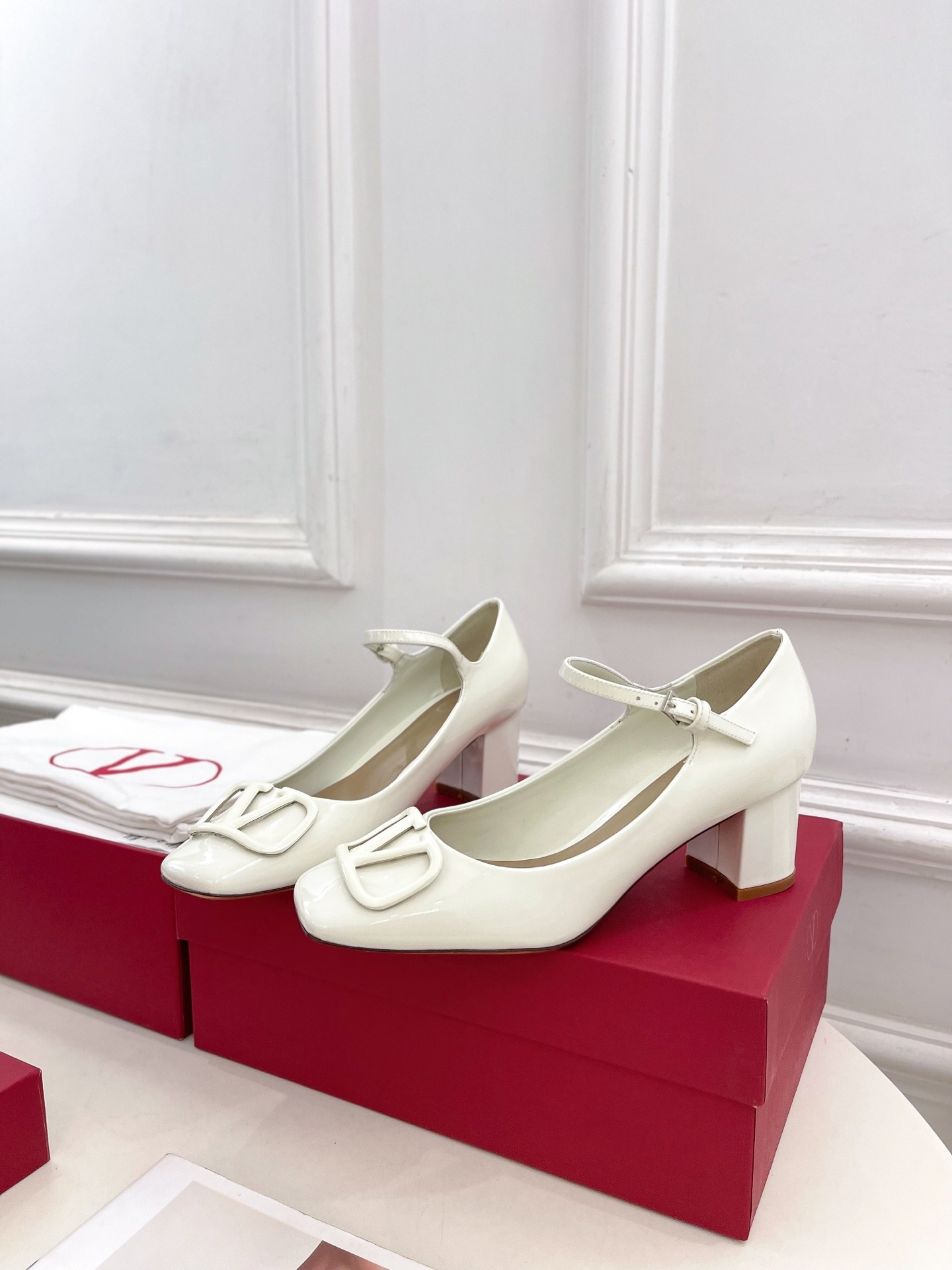 발렌티노 2025ss 신상 메리제인 힐