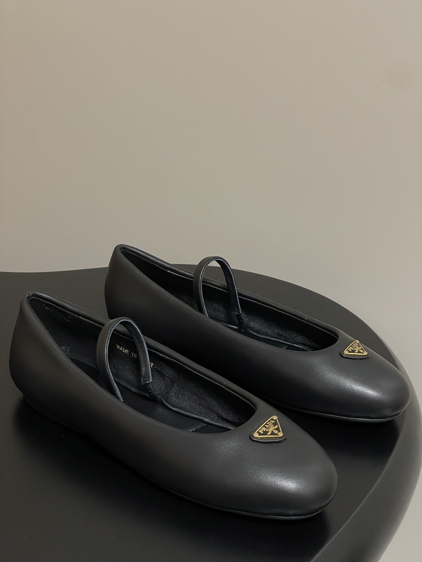 프라다 25S 이른 봄 신상 메리제인 발레 단화