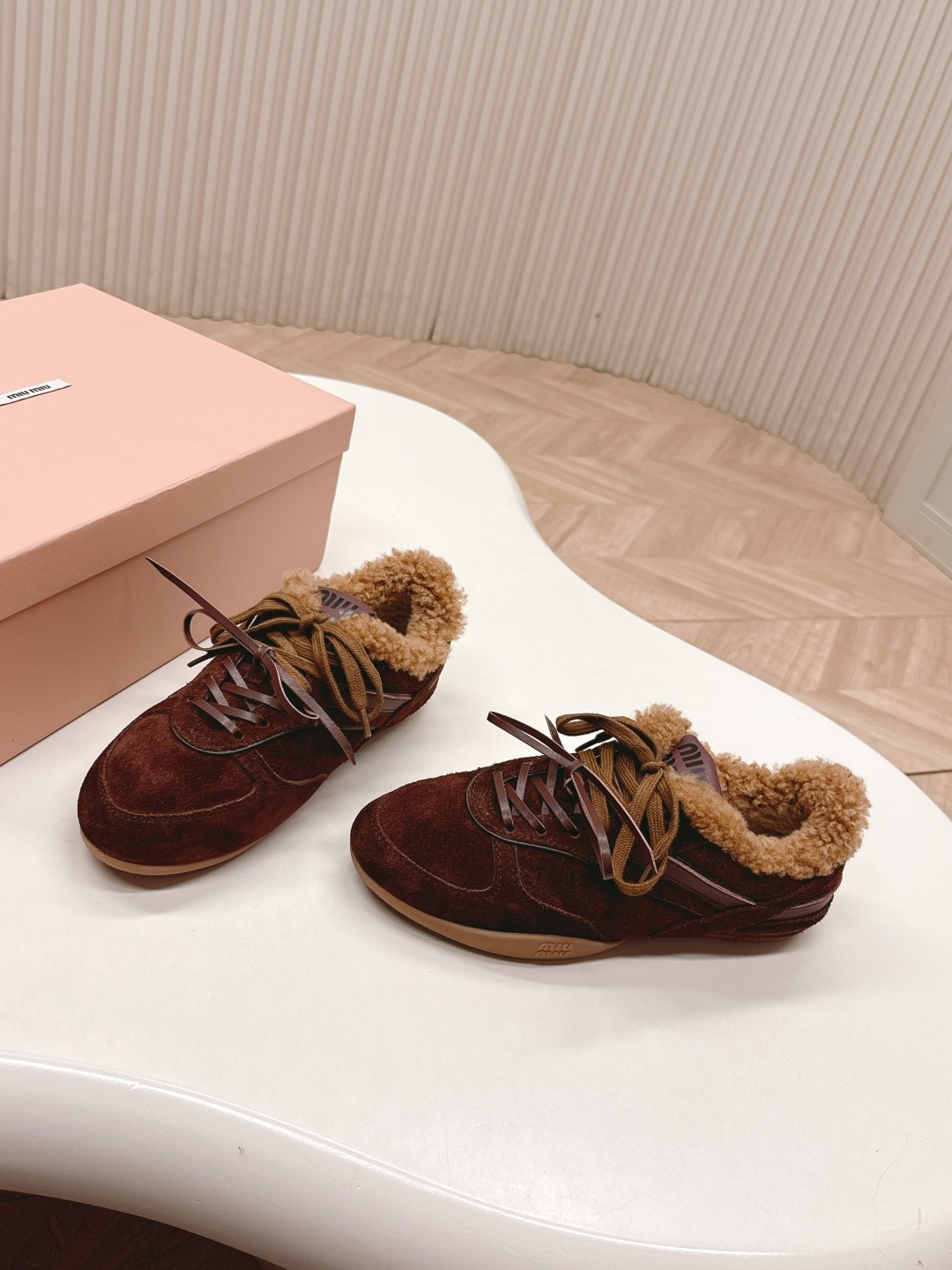 미우미우 신상 캐주얼 트레이닝화