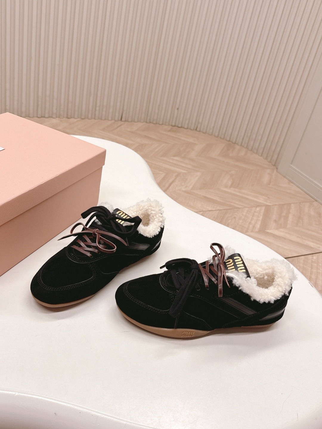 미우미우 신상 캐주얼 트레이닝화