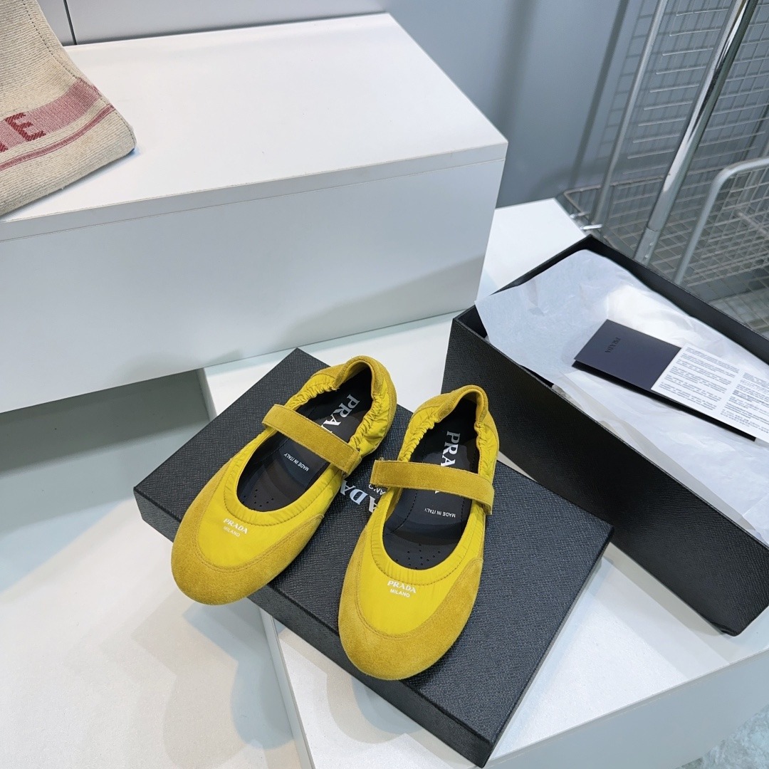 프라다 25 가을/겨울 신상 스트랩 드라이빙 슈즈