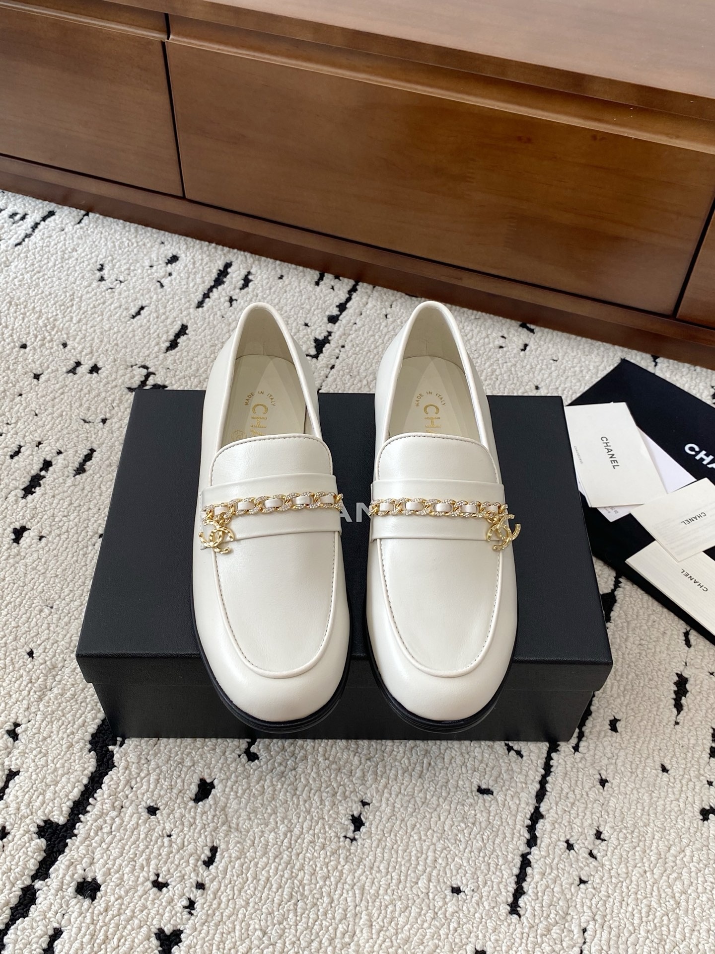 샤넬 25C 신상 체인 힐 로퍼