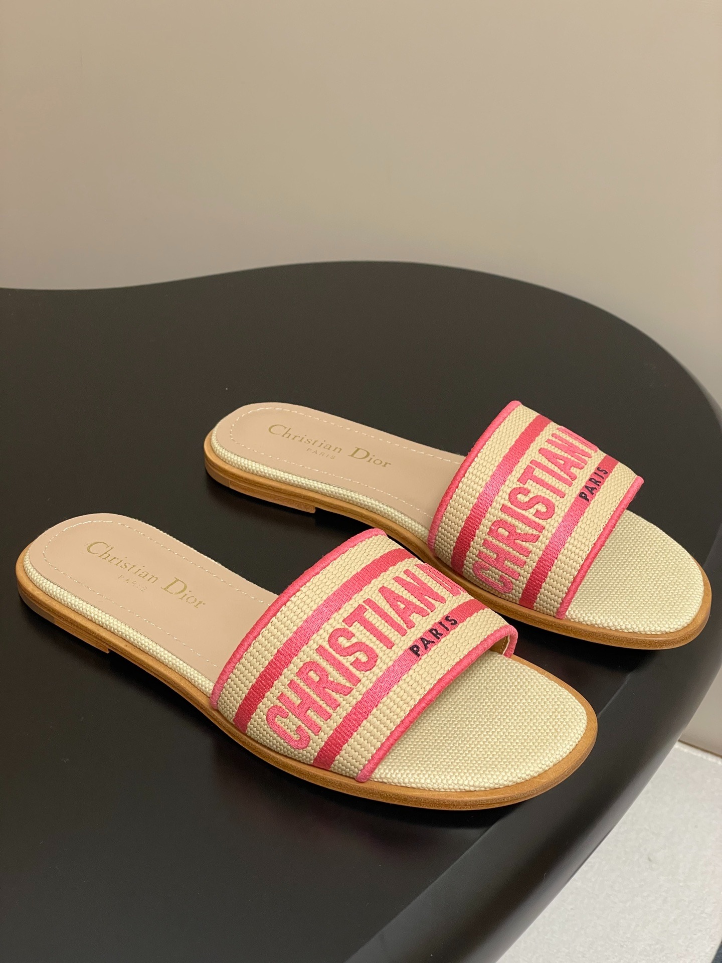 디올 25ss 봄여름 신상 스트랩 슬리퍼