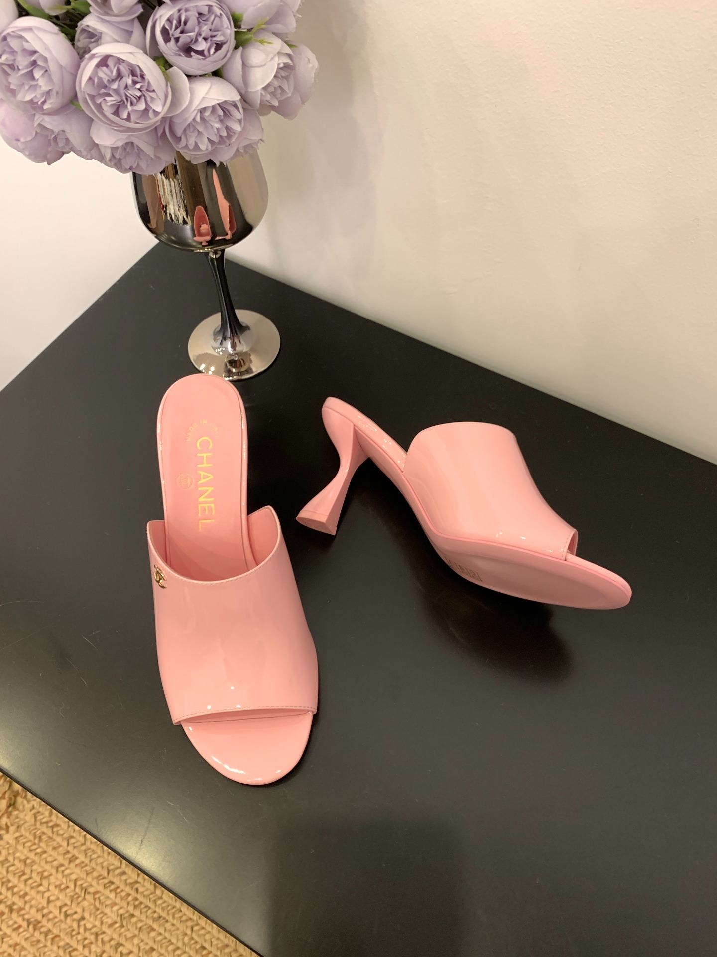 샤넬 25 신상 일자 와인잔굽 슬리퍼