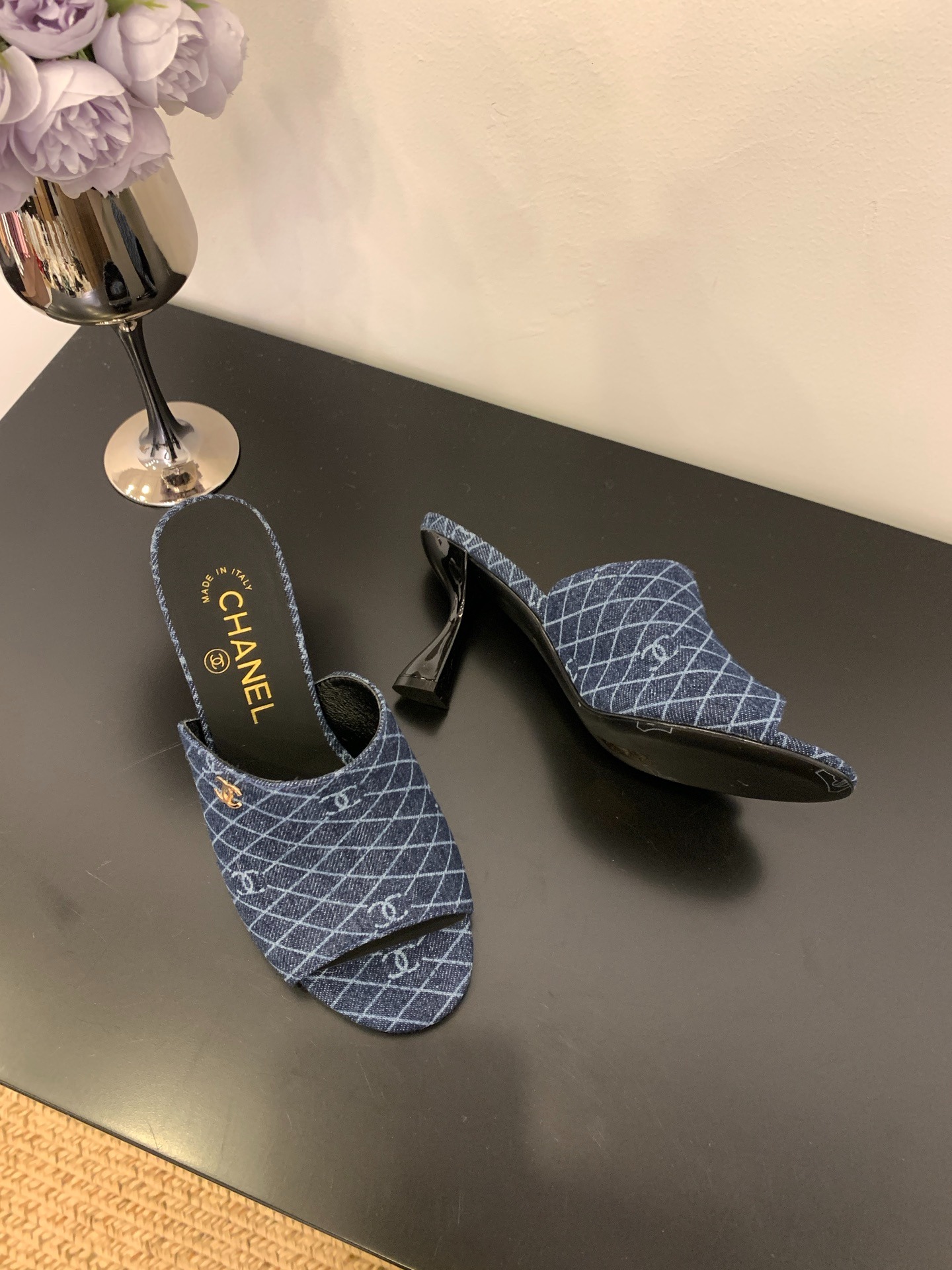 샤넬 25 신상 일자 와인잔굽 슬리퍼