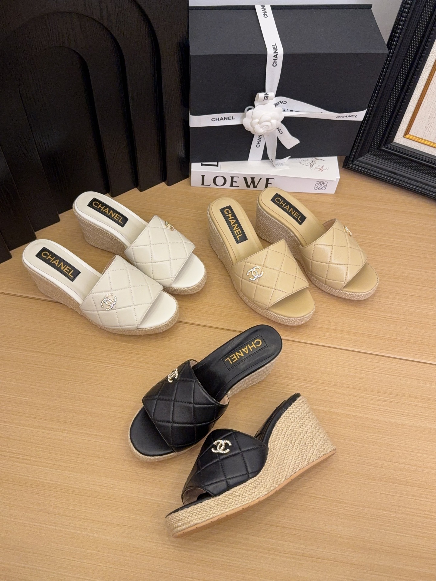 샤넬 25 신상 퀼팅 더블 c 스터드 슬리퍼