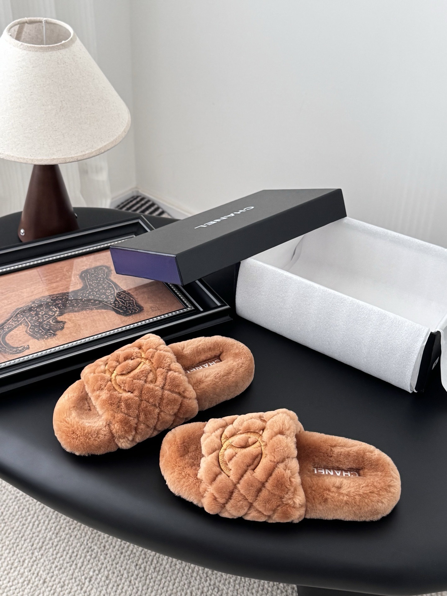 샤넬 25K 신상 털 슬리퍼