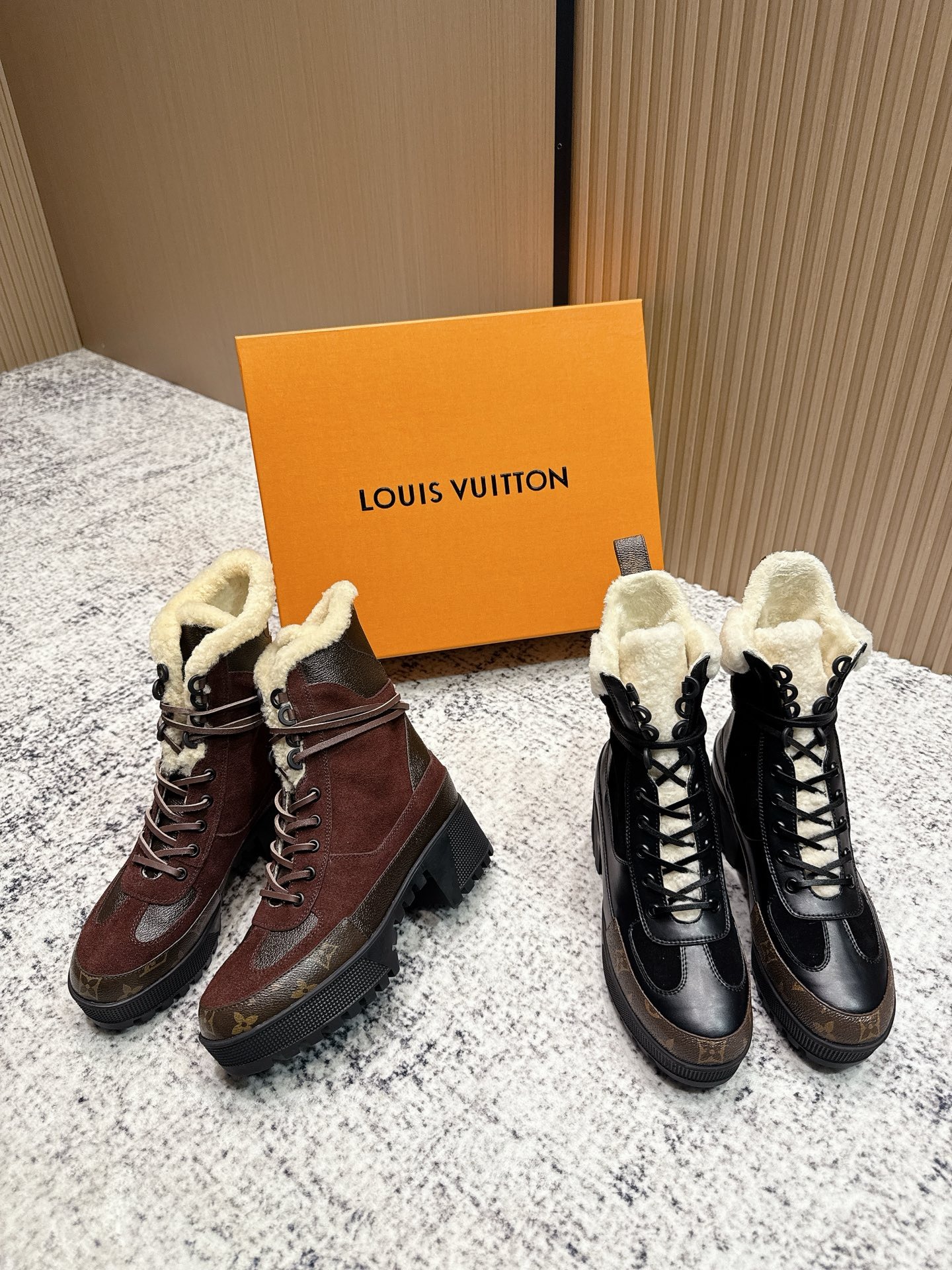 루이비통 클래식 힐 워커