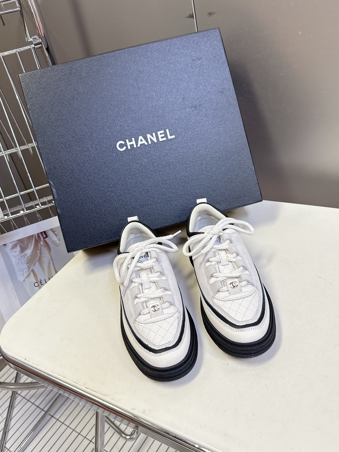샤넬 25C 신상 스니커즈
