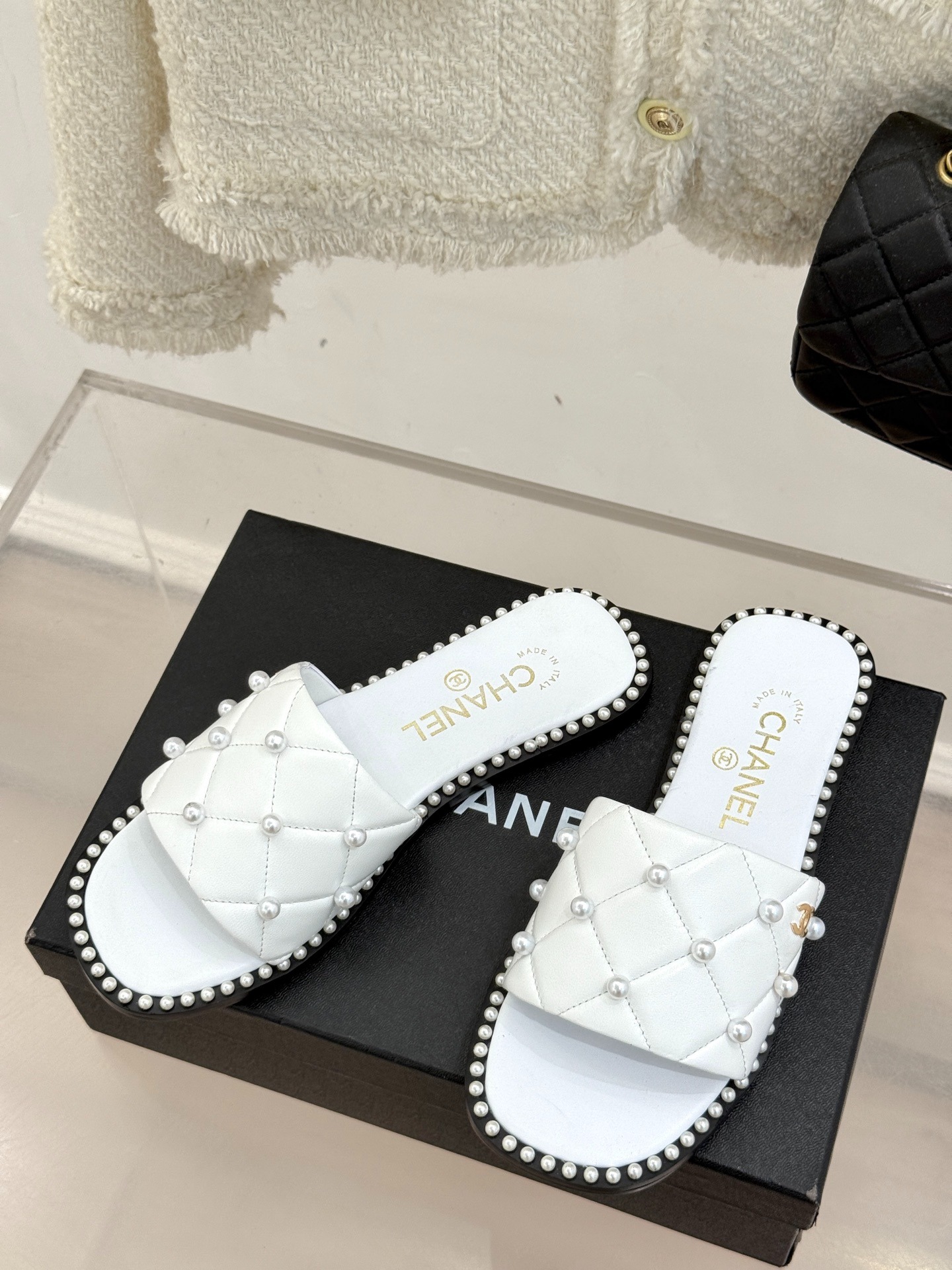 샤넬 25P 봄여름 신상 진주 플랫 슬리퍼