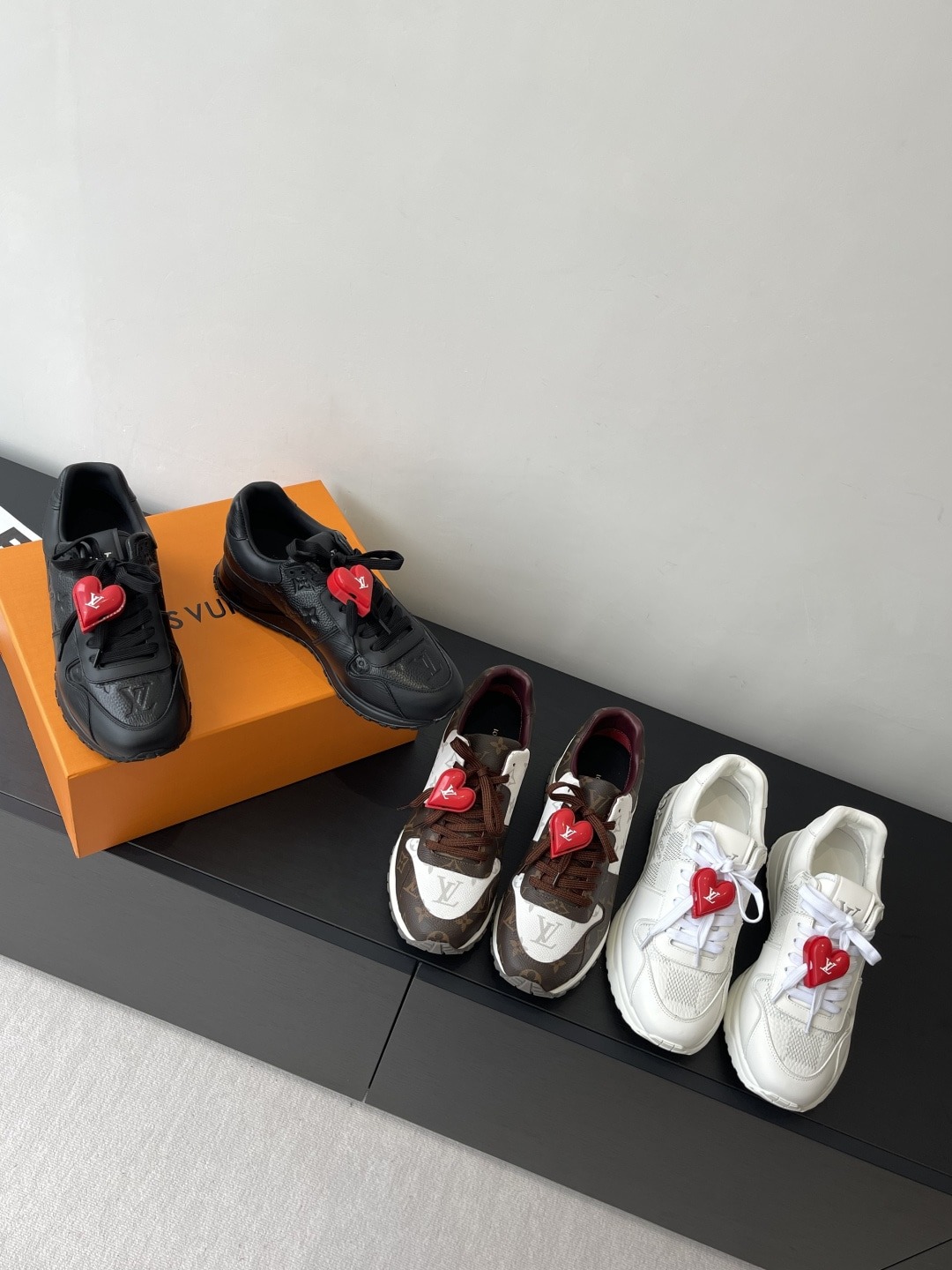 루이비통 클래식 남성 스니커즈