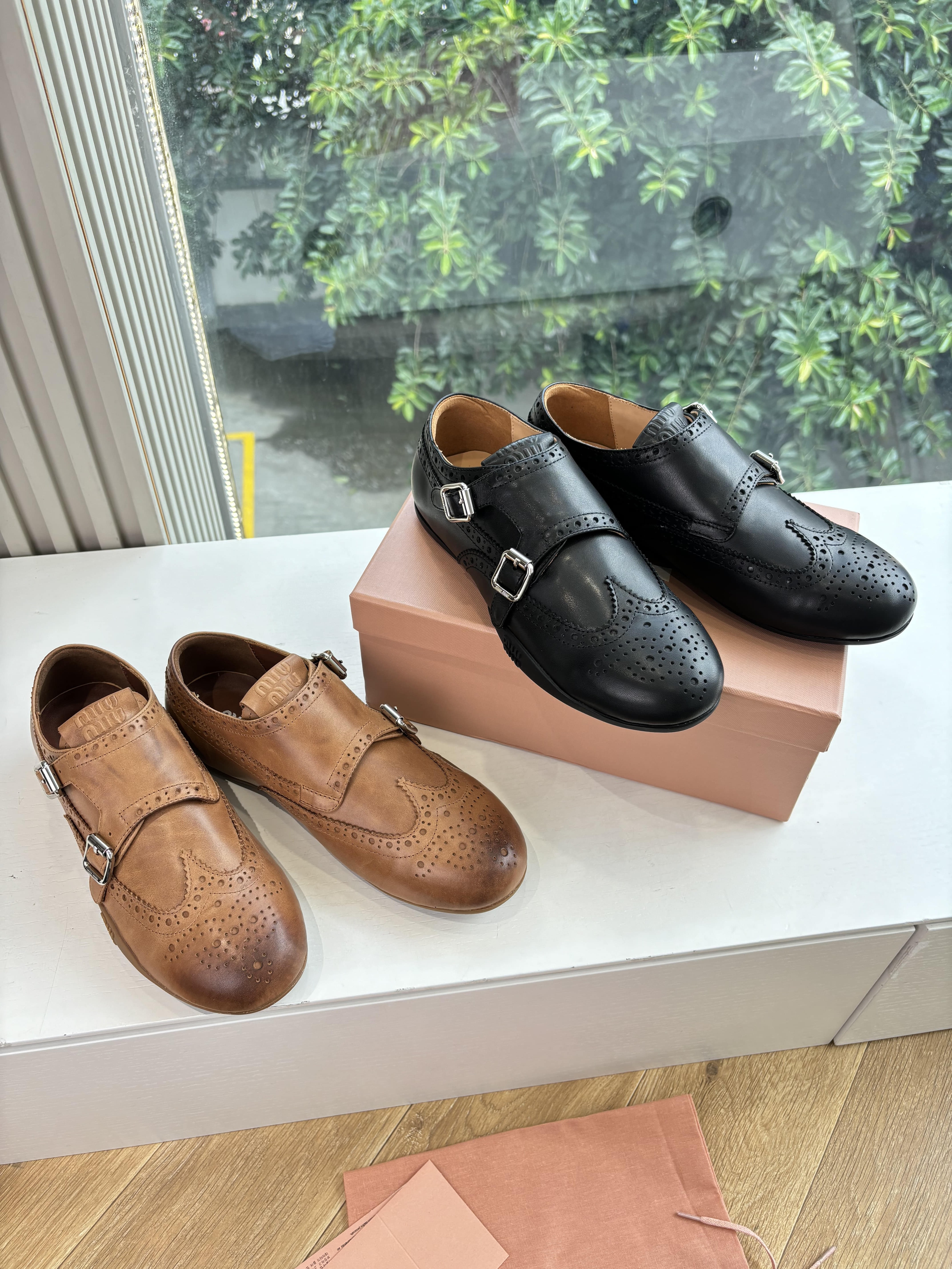 미우미우 25FW 덱슈즈 스틸레토 로퍼