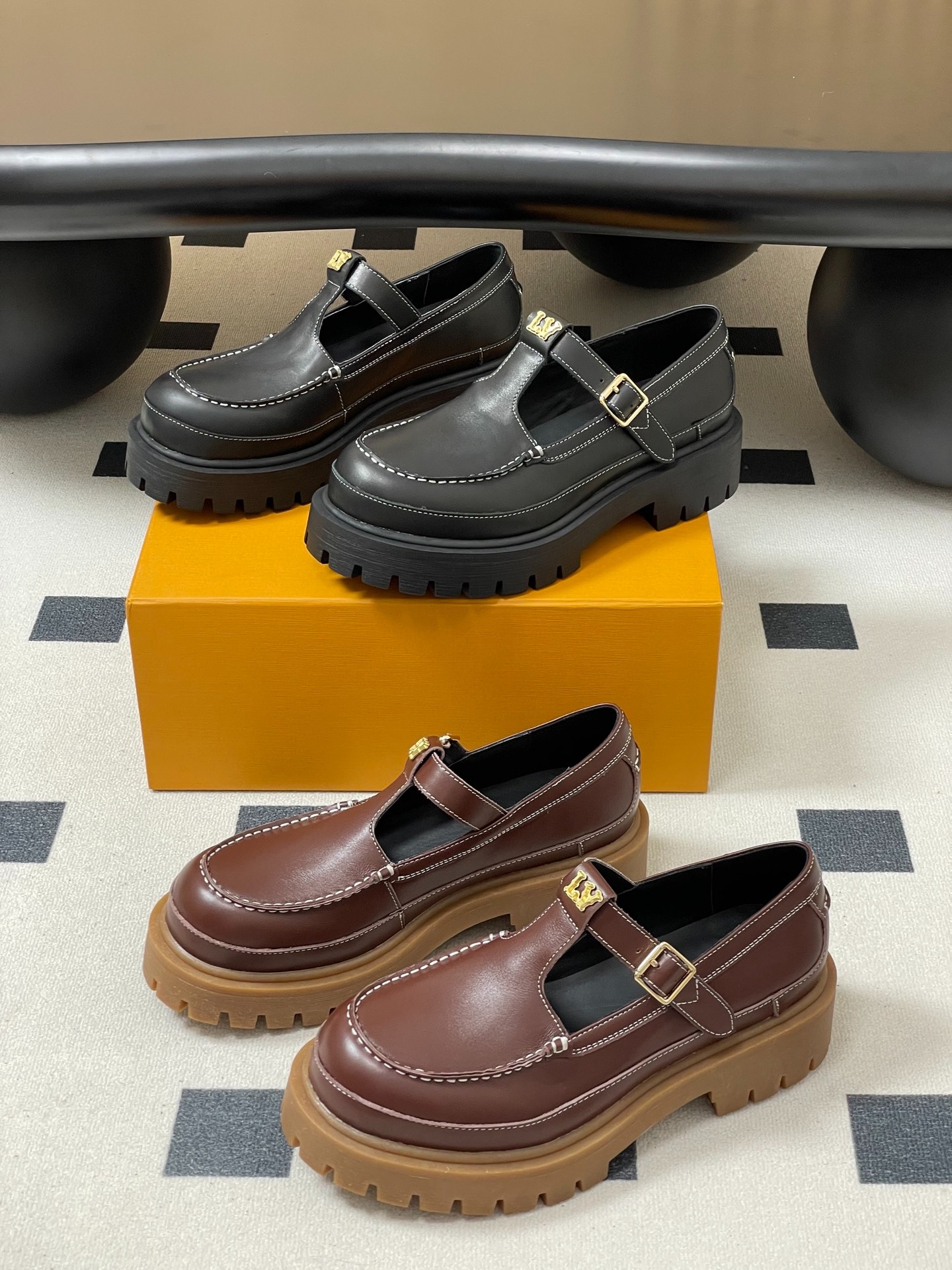 루이비통 25Ss 신상 클래식 로퍼