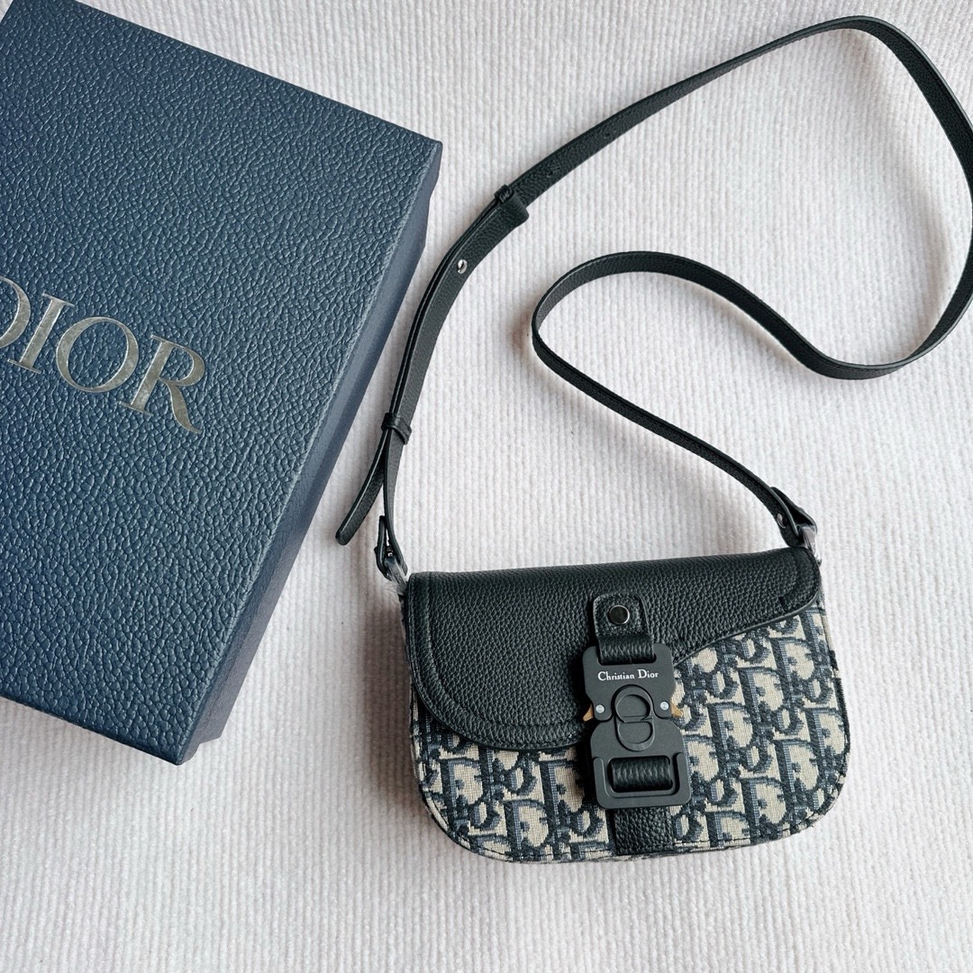 디올 Oblique 미니 새들 메신저 백