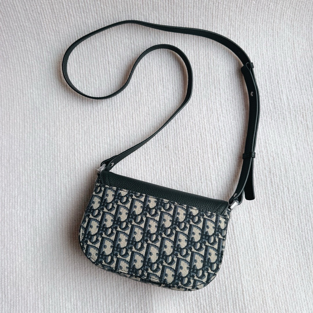 디올 Oblique 미니 새들 메신저 백