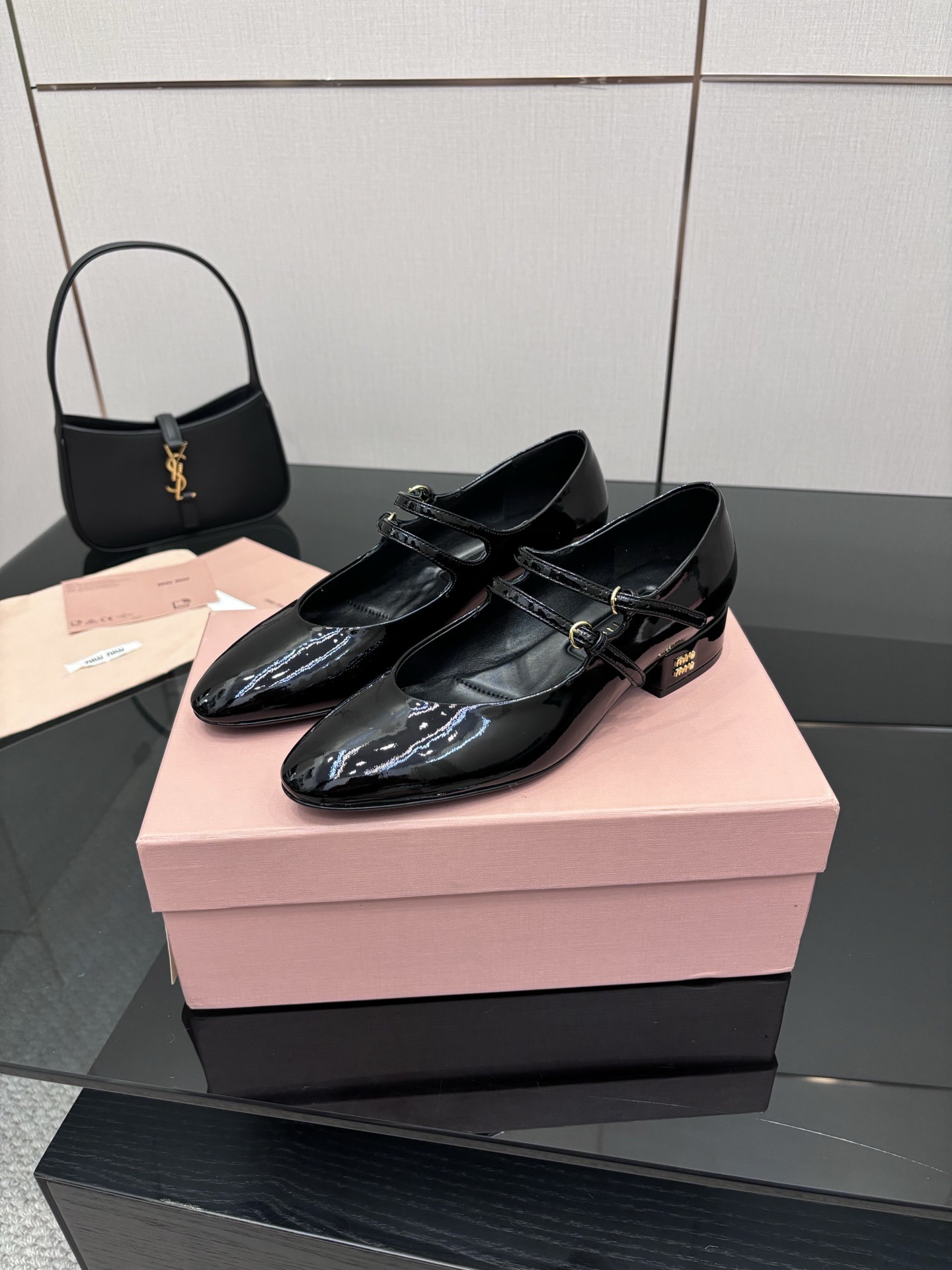 미우미우 25 신상 단화