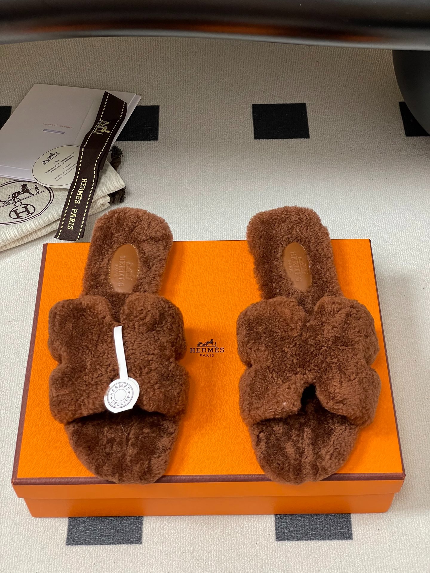 에르메스 오란털 슬리퍼