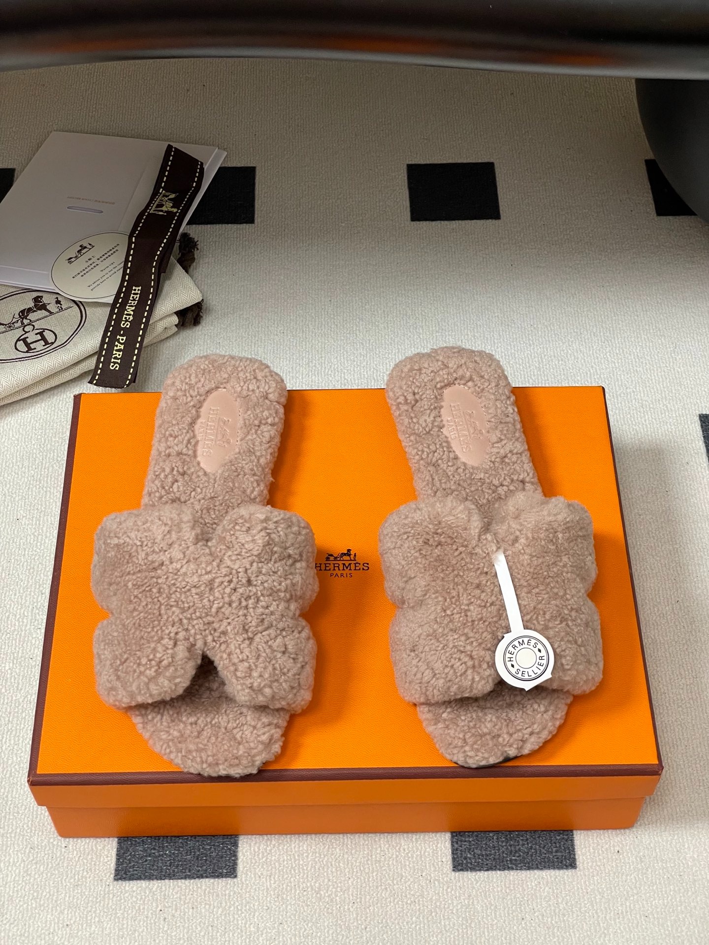 에르메스 오란털 슬리퍼