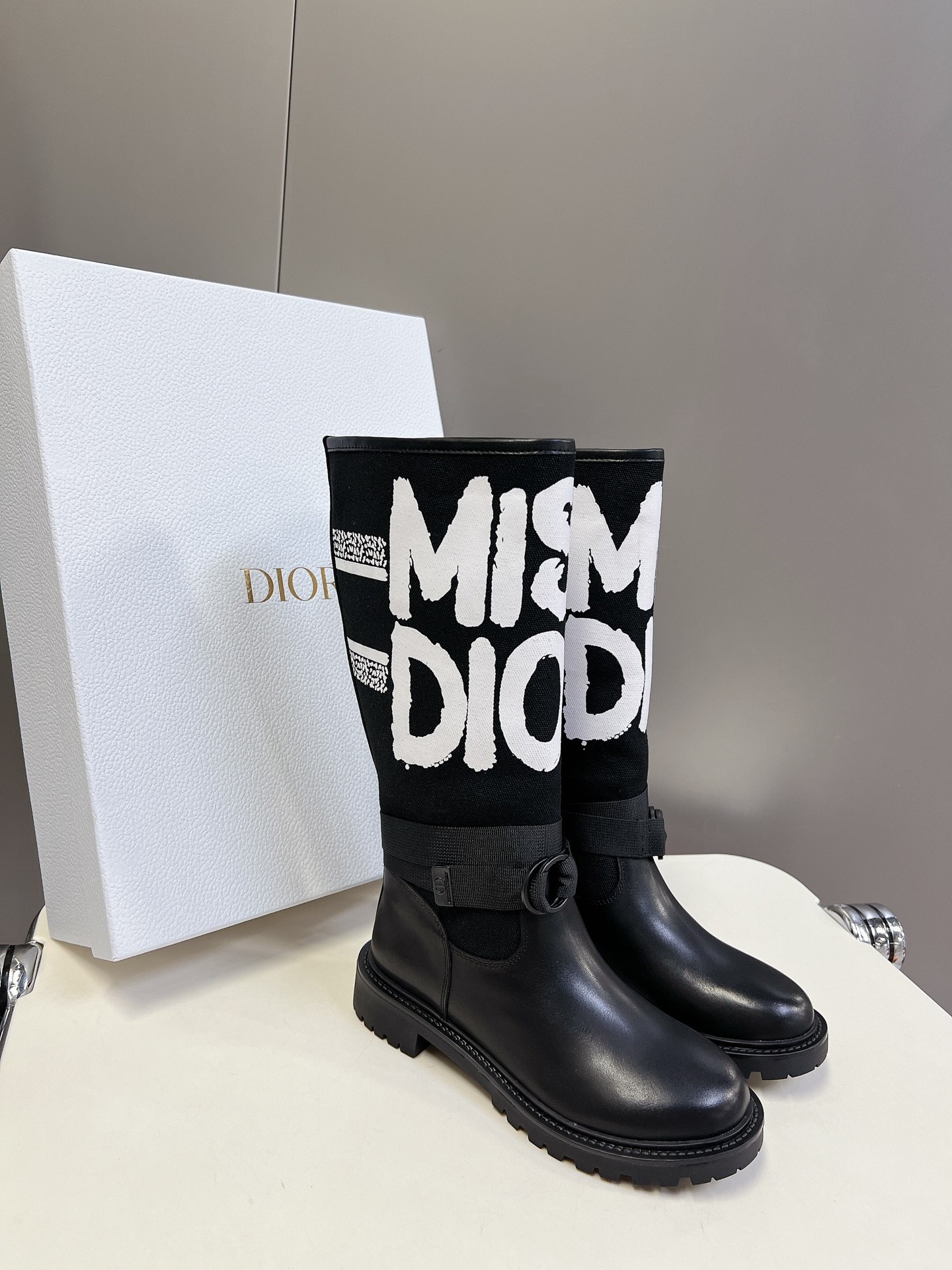 디올 신상 클래식 라이더 부츠