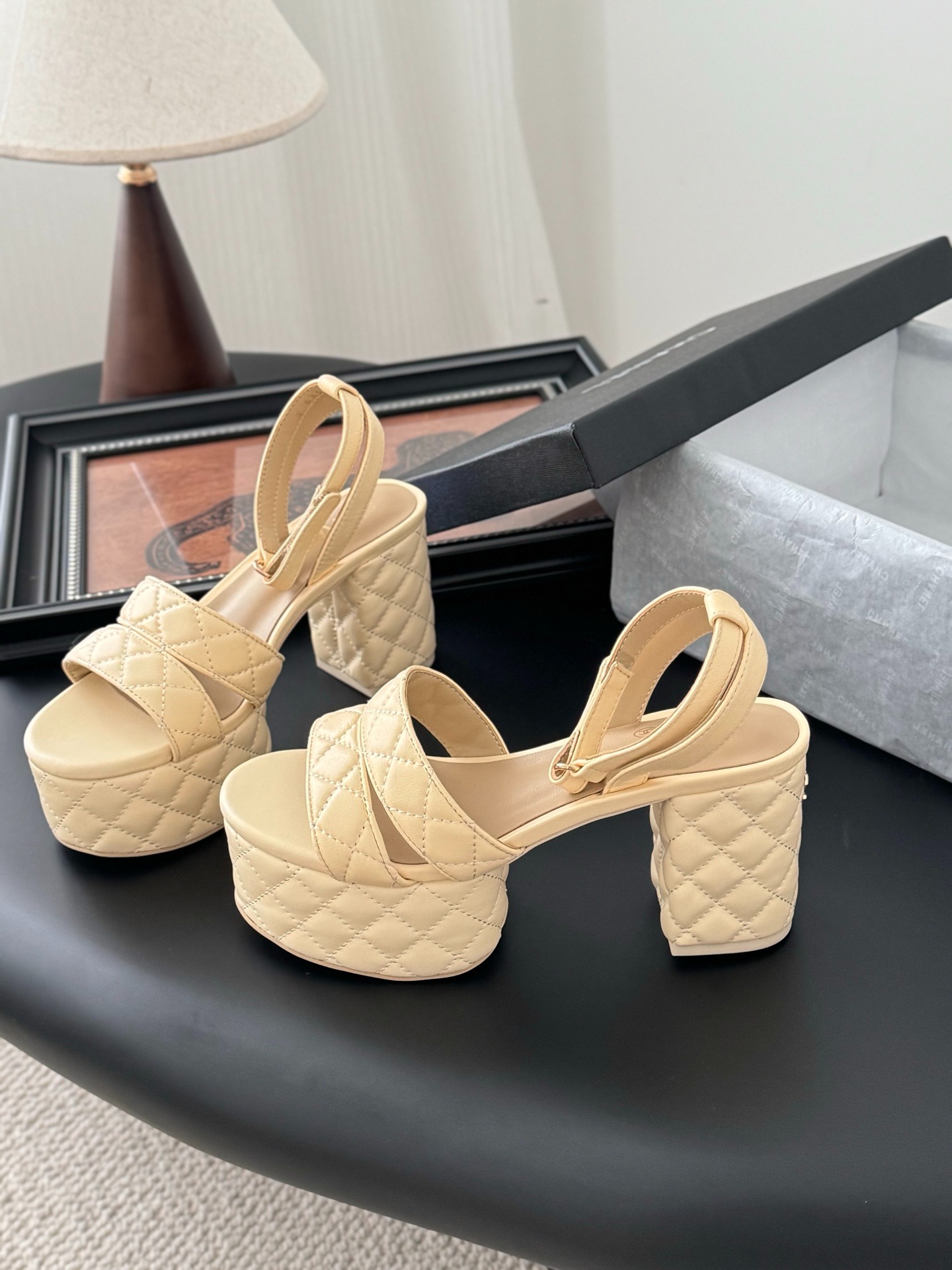 샤넬 25A 프리미엄 핸드메이드 샌들