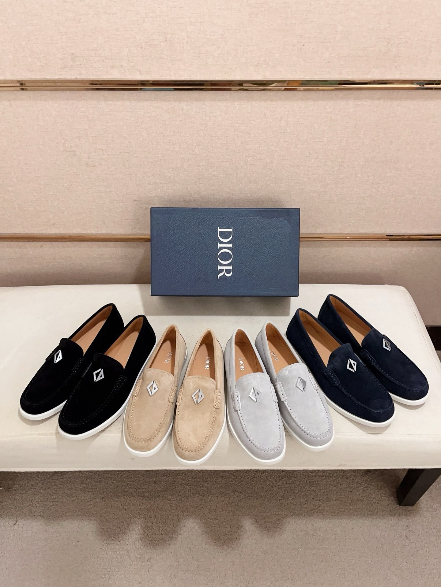 디올 신상 로얄 로퍼 스웨이드