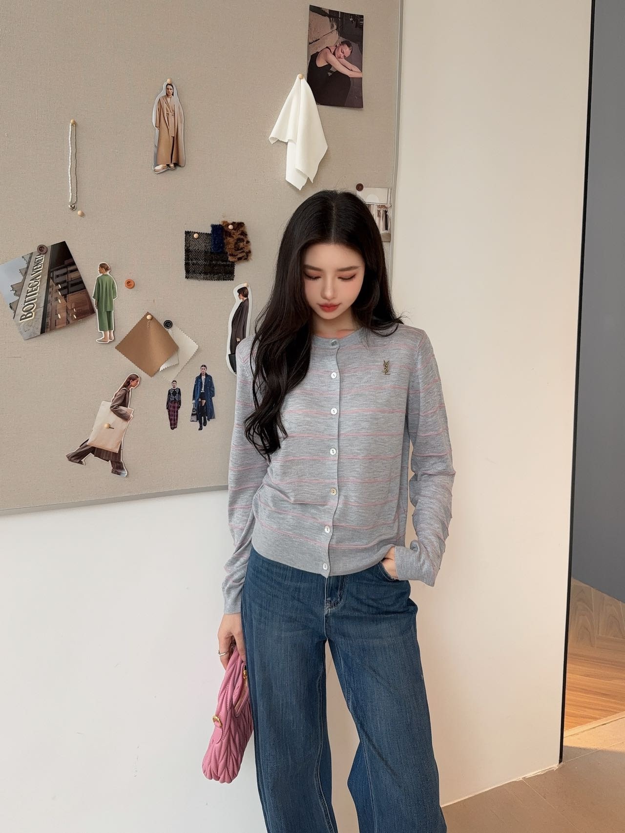 입생로랑 클래식 브로치 니트 가디건