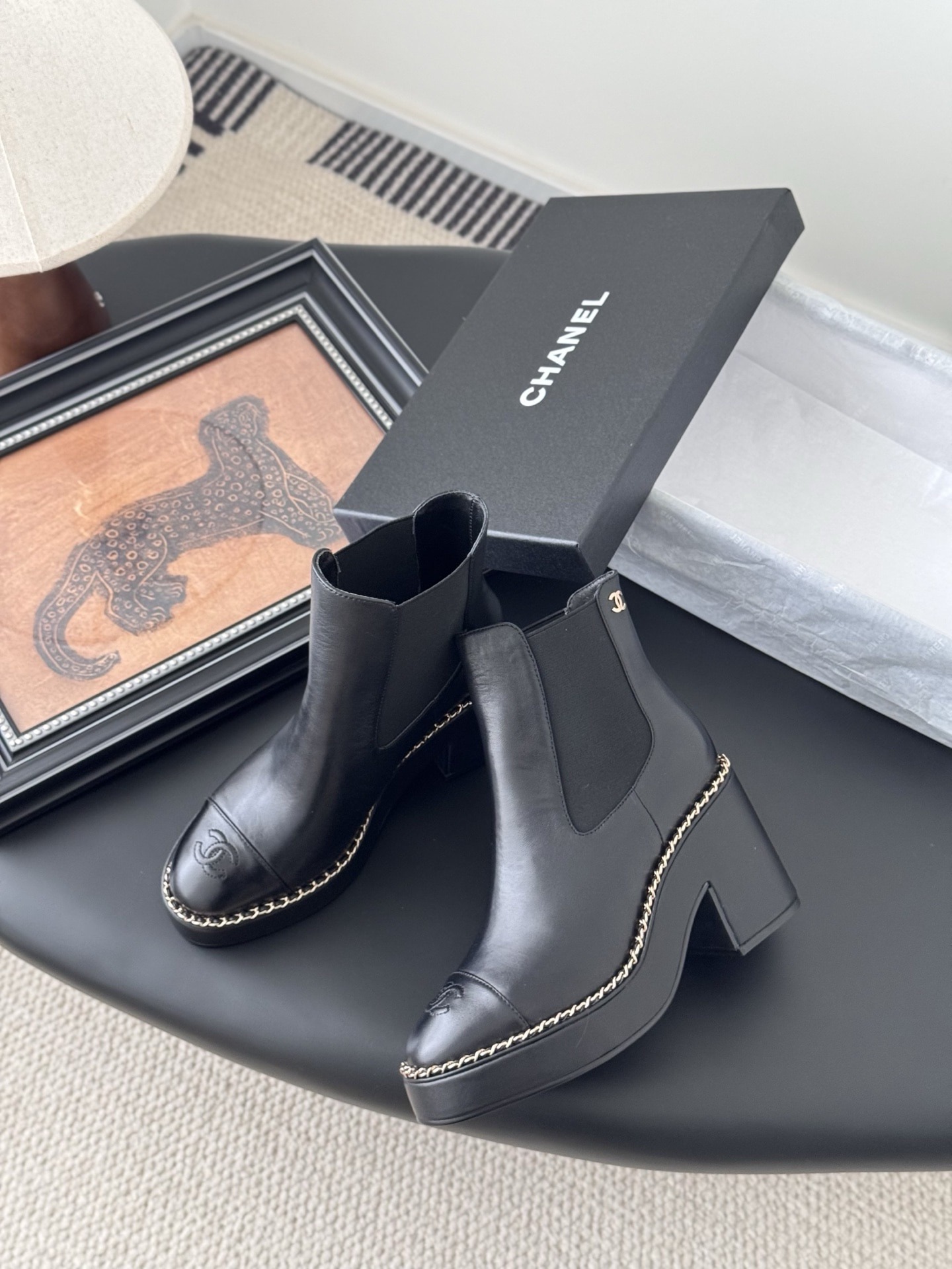 샤넬 25K 신상 체인 워커 부츠